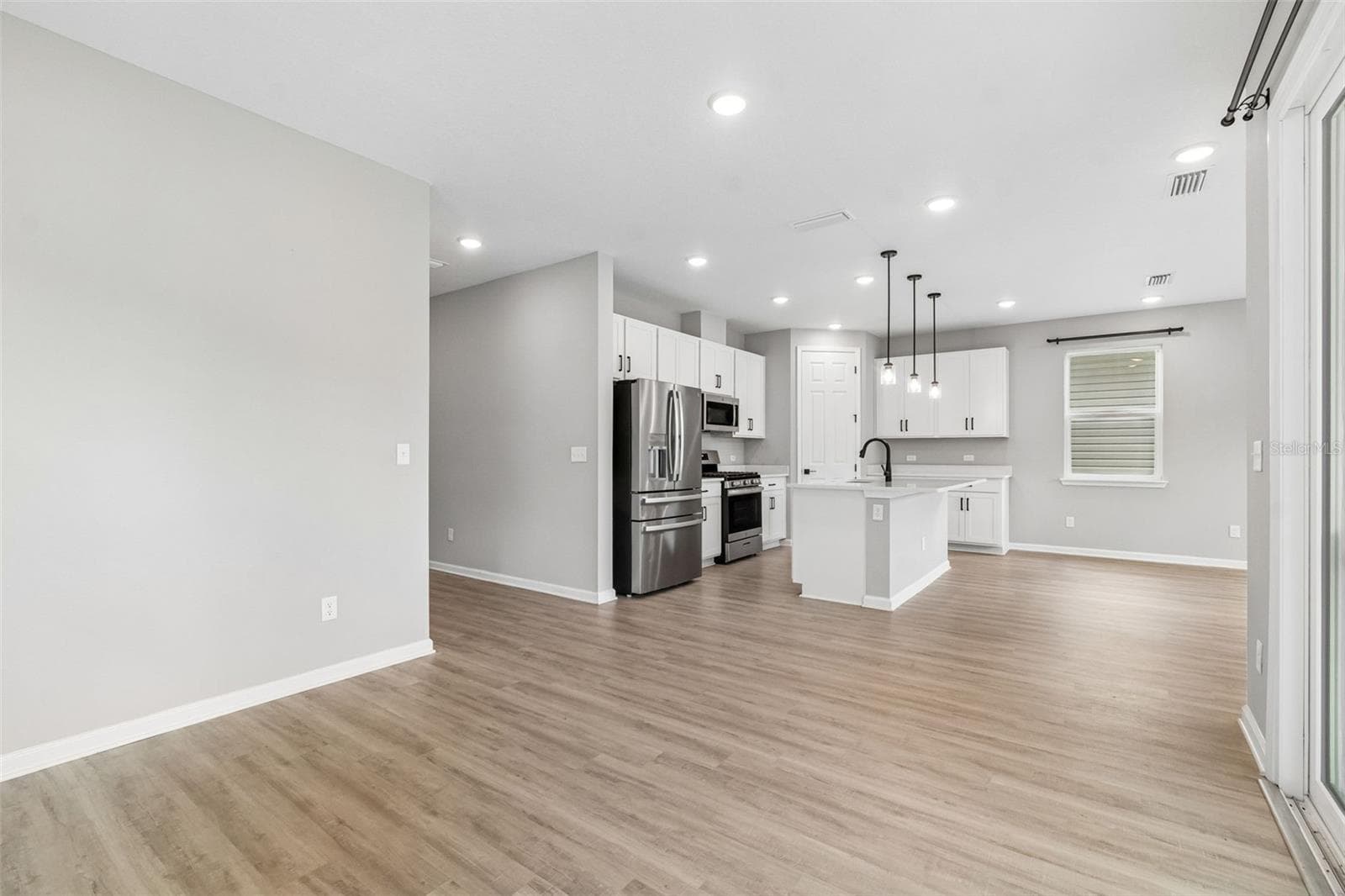 Single Family Residence at 8268 MARIETTA STILL DR, JACKSONVILLE, photo 11 of 19