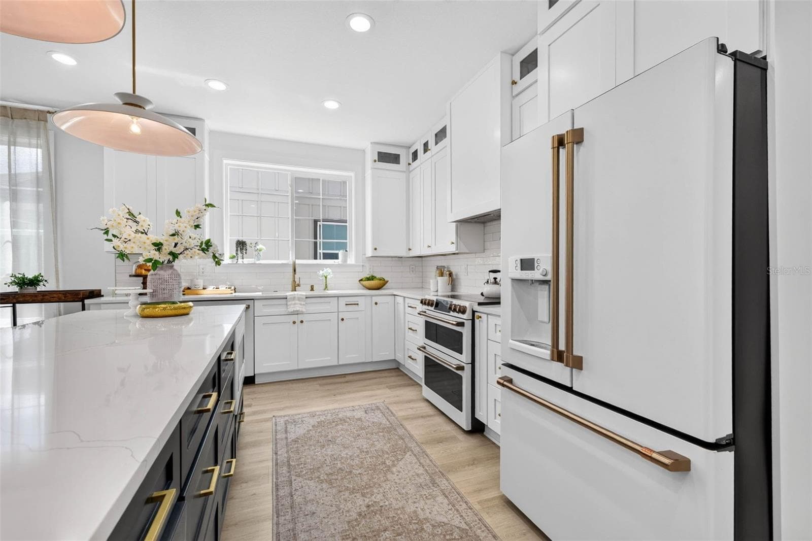 Single Family Residence at 1717 MASSACHUSETTS AVE NE, ST PETERSBURG, photo 11 of 42