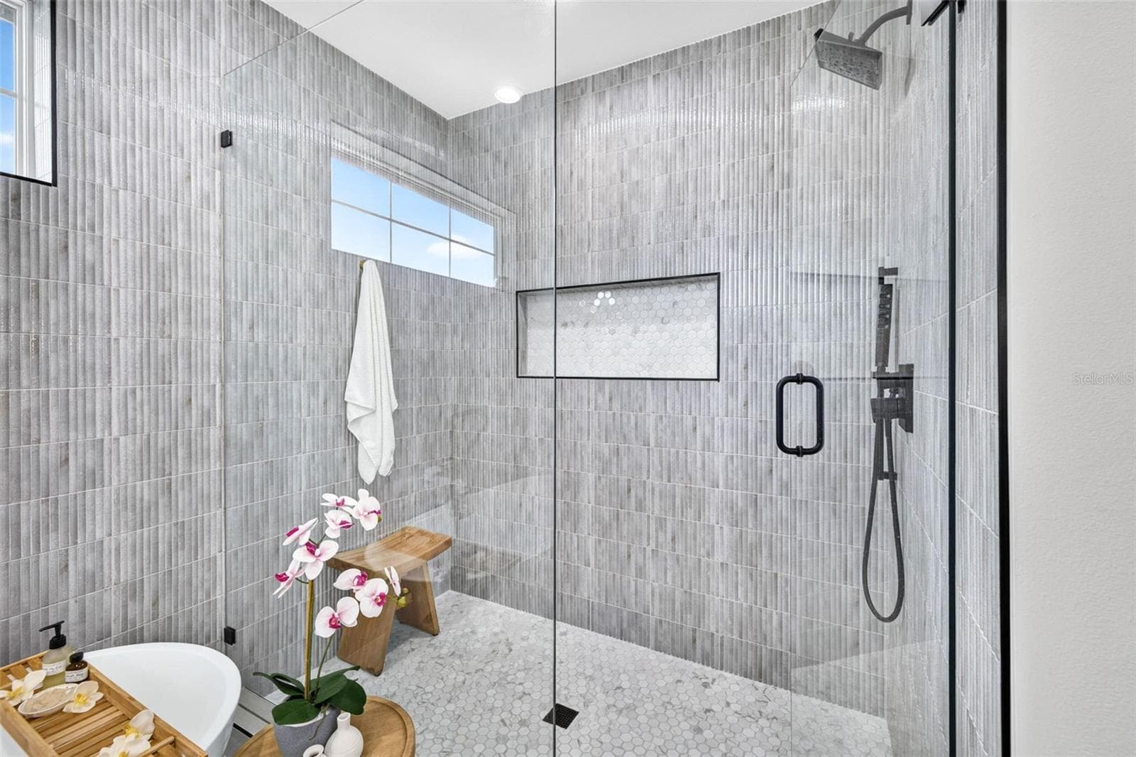 Glass walk-in shower - 1717 MASSACHUSETTS AVE NE, ST PETERSBURG