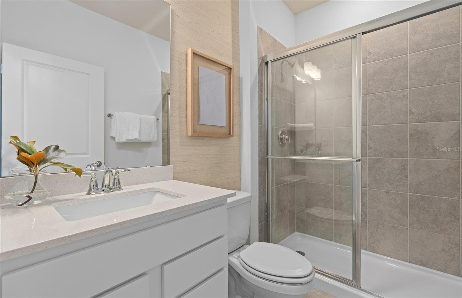 Model Home Design Only. Pictures and furnishings are for illustrative purposes only. Elevations, colors and options may vary. Furniture is for model home staging only. - LAKEHAVEN ESTATES, CLERMONT