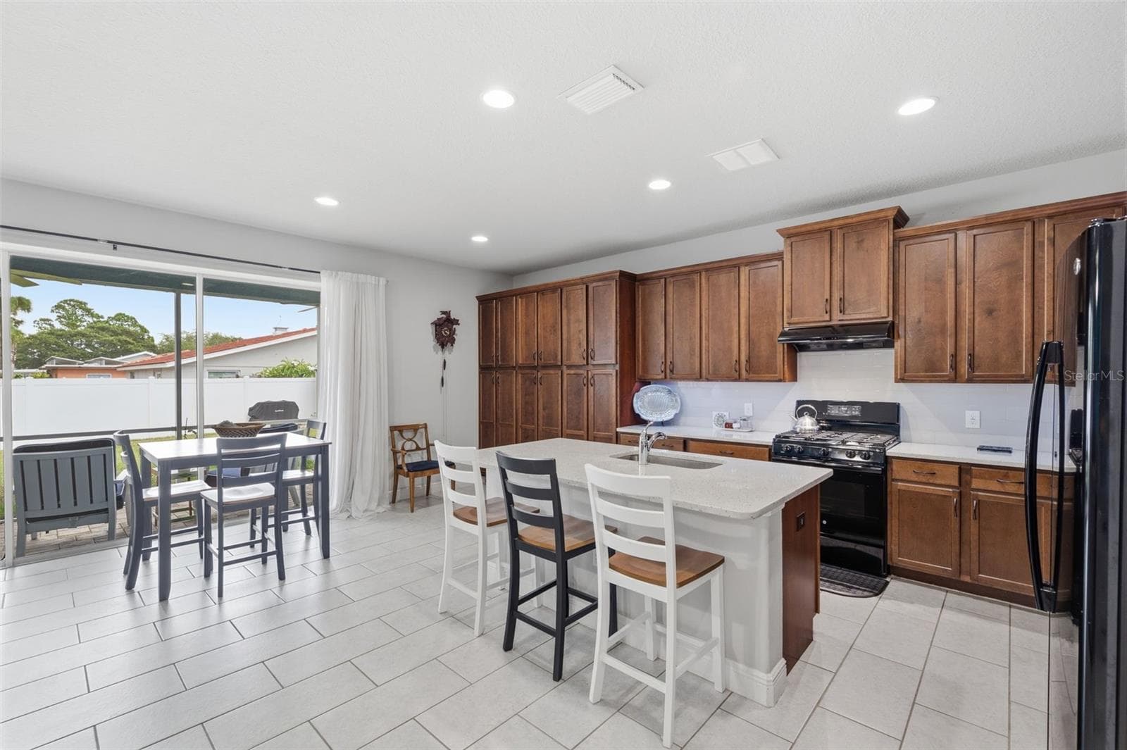 Single Family Residence at 123 N FLORIDA AVE, TARPON SPRINGS, photo 2 of 43