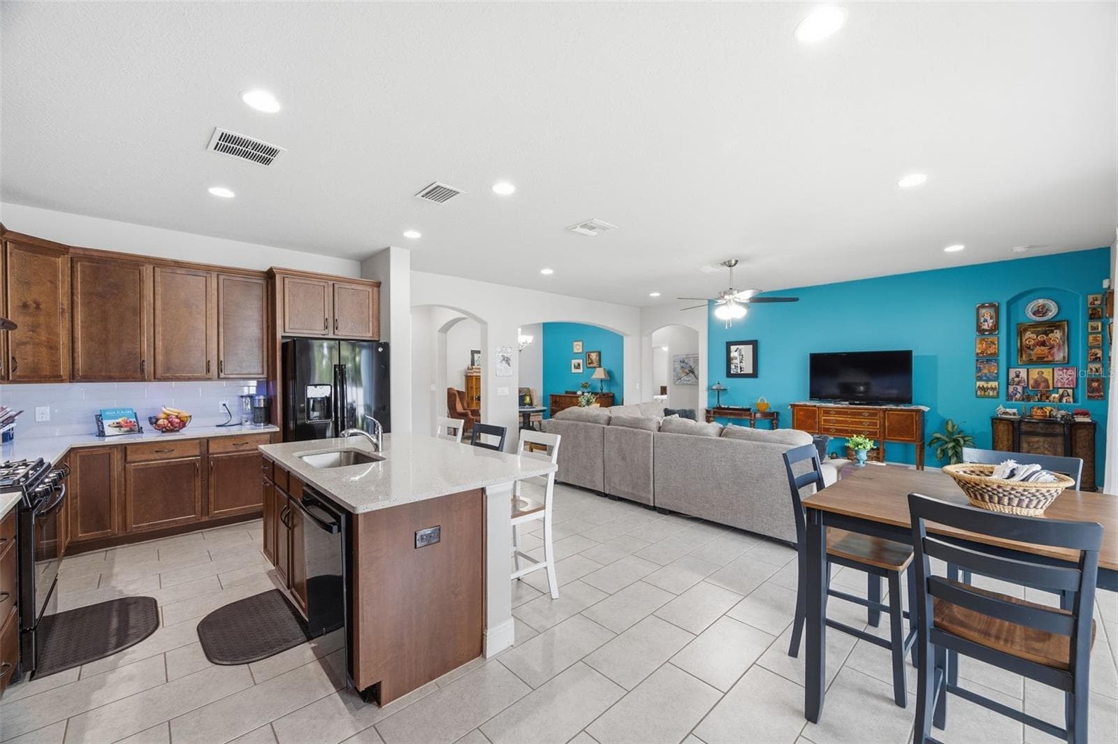 Single Family Residence at 123 N FLORIDA AVE, TARPON SPRINGS, photo 17 of 43
