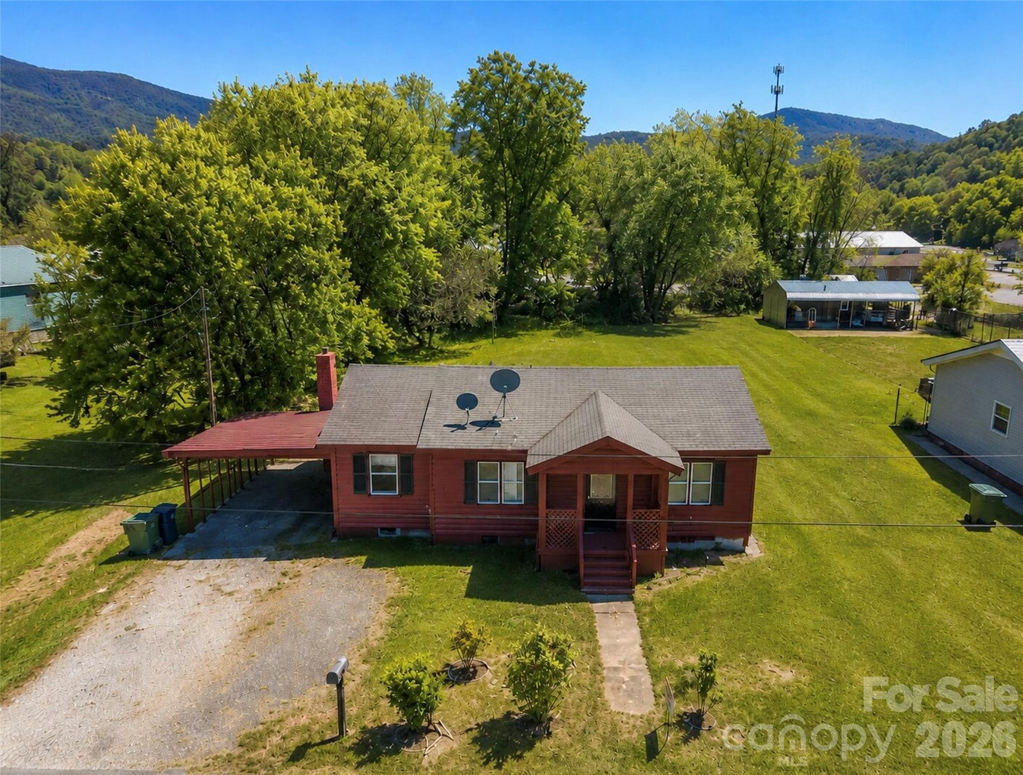Single Family Residence at Waynesville, photo 2 of 31