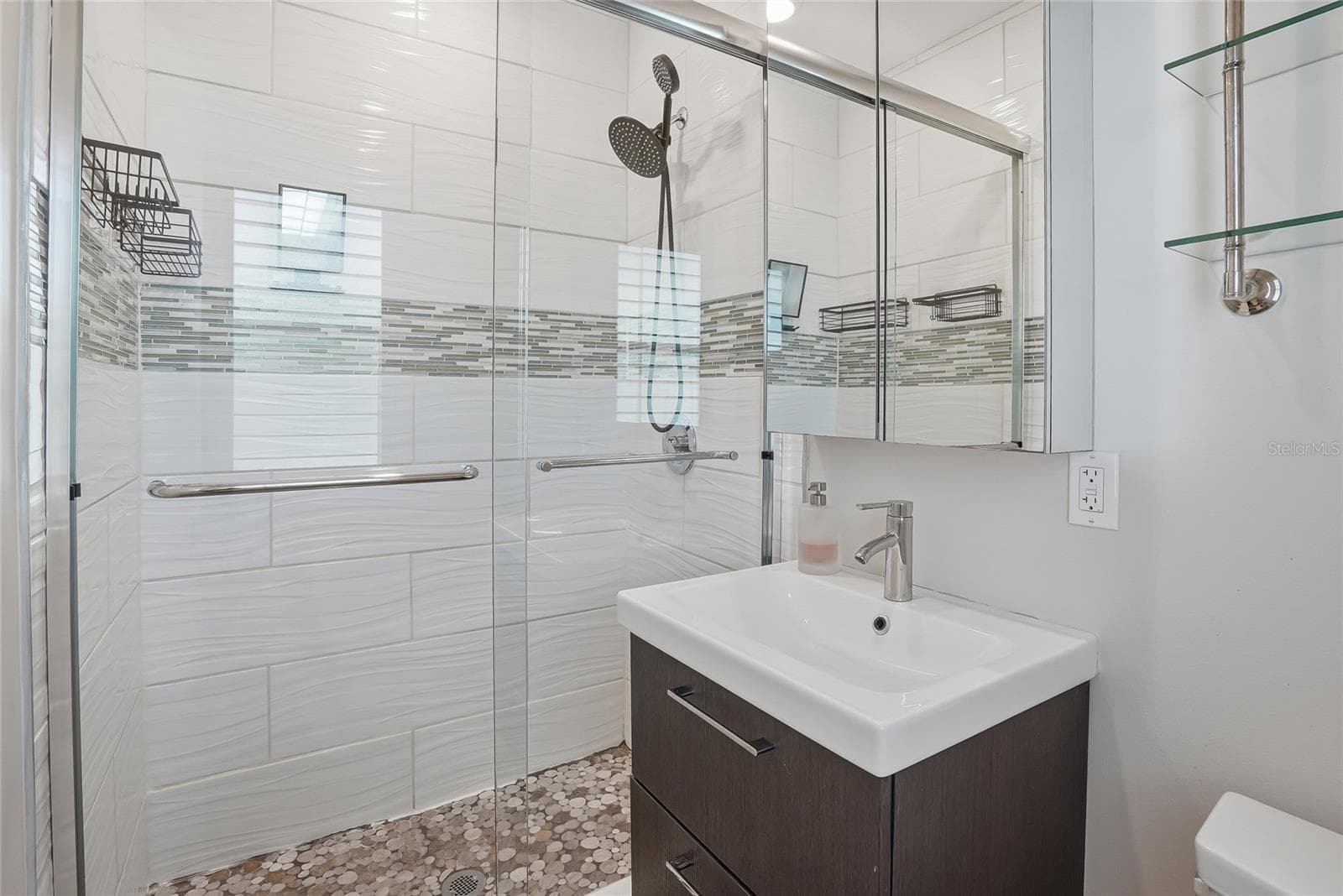 Condominium at 410 12TH AVE NE #8, ST PETERSBURG, photo 12 of 25