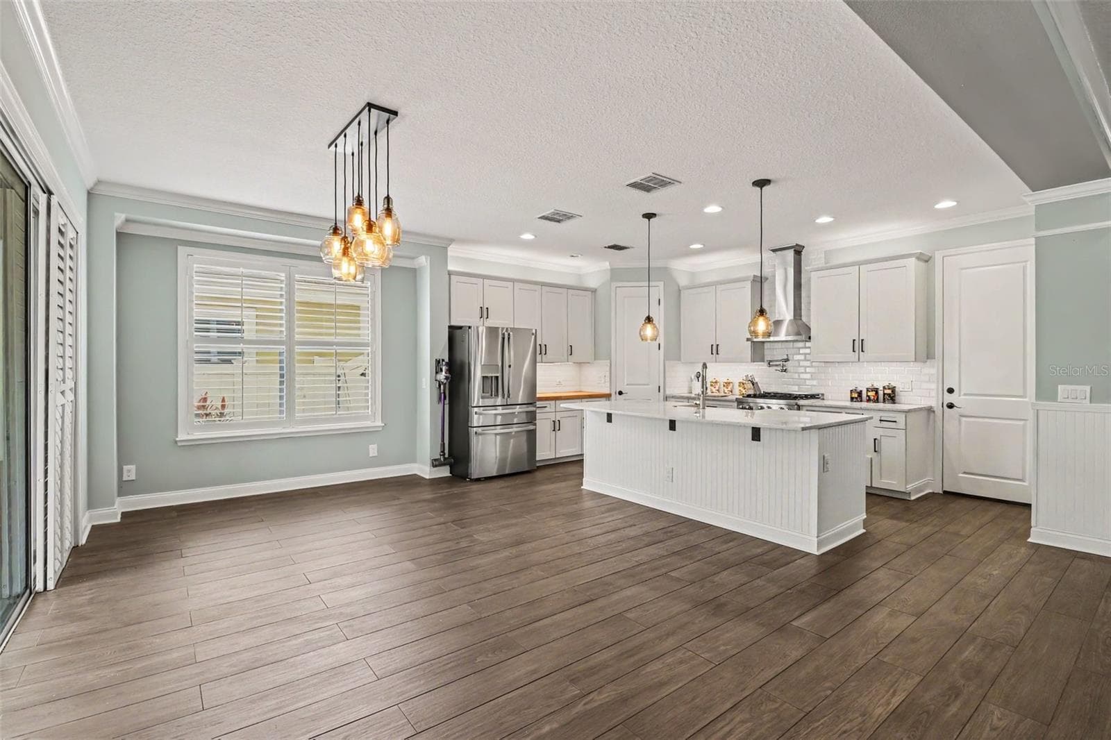 Kitchen Island with Seating/Dining Area - 10651 LANGEFIELD ST, ORLANDO