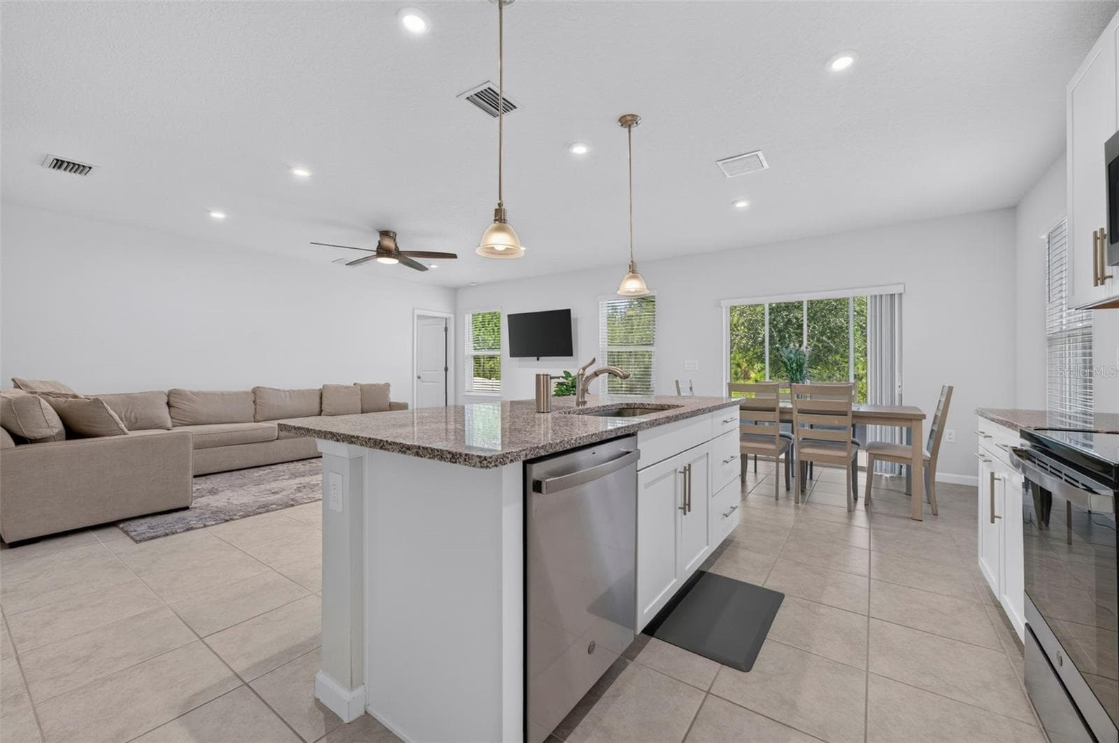 Single Family Residence at 306 EAGLE HARBOR WAY, DAYTONA BEACH, photo 10 of 48