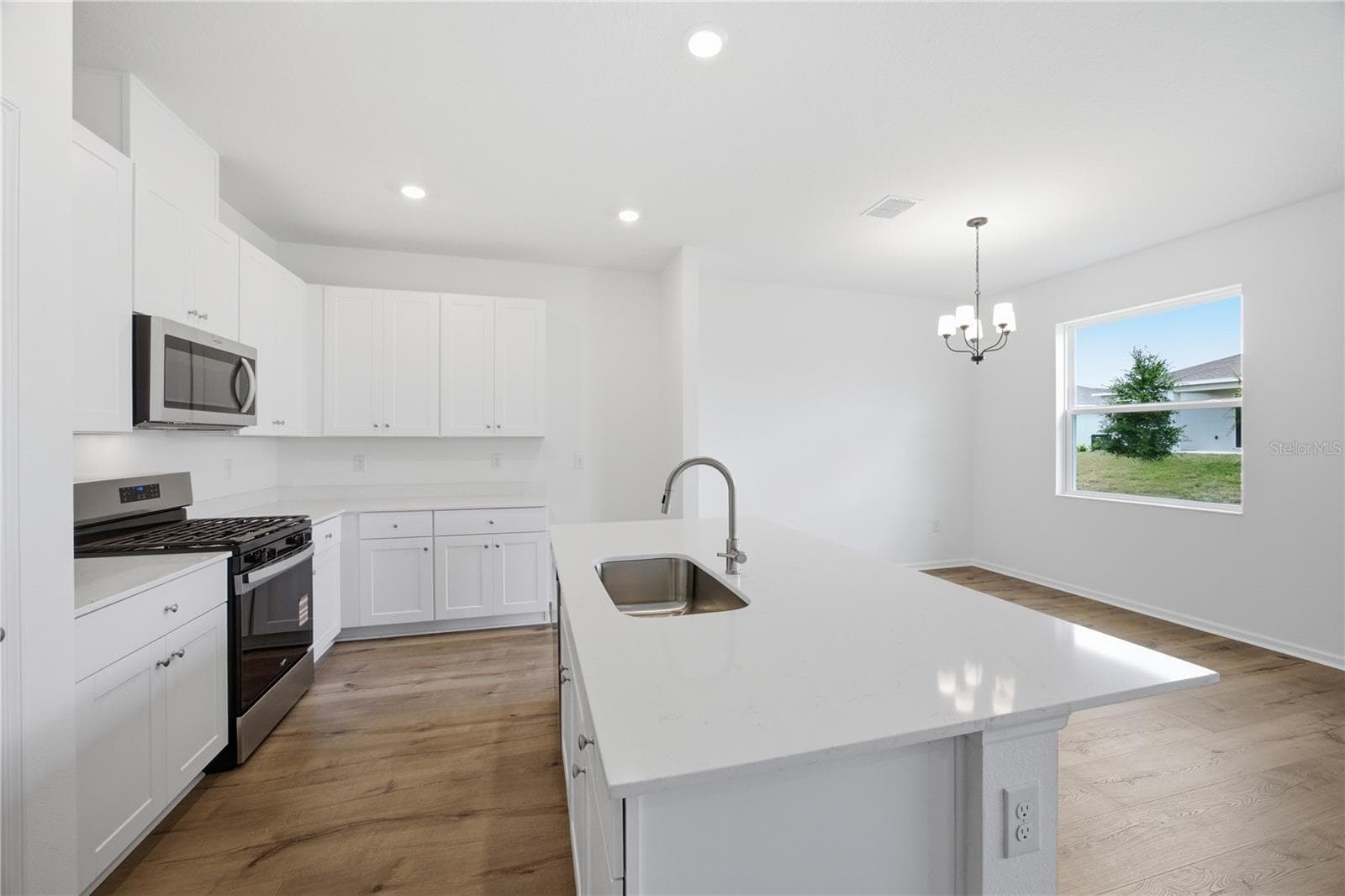 Single Family Residence at 5727 HIAWASSEE RD, LEESBURG, photo 10 of 27