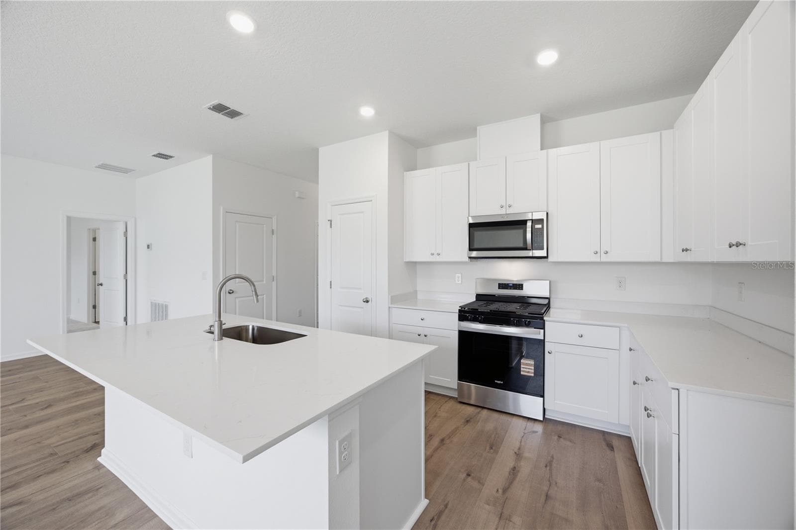 Single Family Residence at 5727 HIAWASSEE RD, LEESBURG, photo 11 of 27