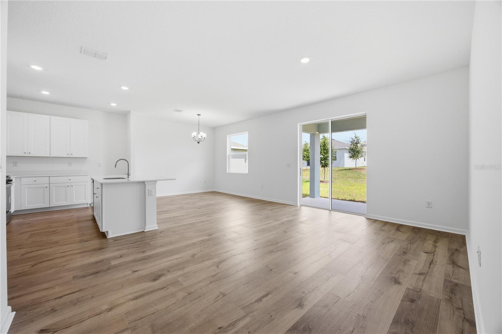 Single Family Residence at 5727 HIAWASSEE RD, LEESBURG, photo 12 of 27