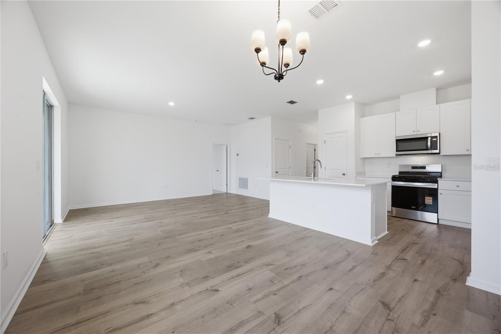 Single Family Residence at 5727 HIAWASSEE RD, LEESBURG, photo 14 of 27