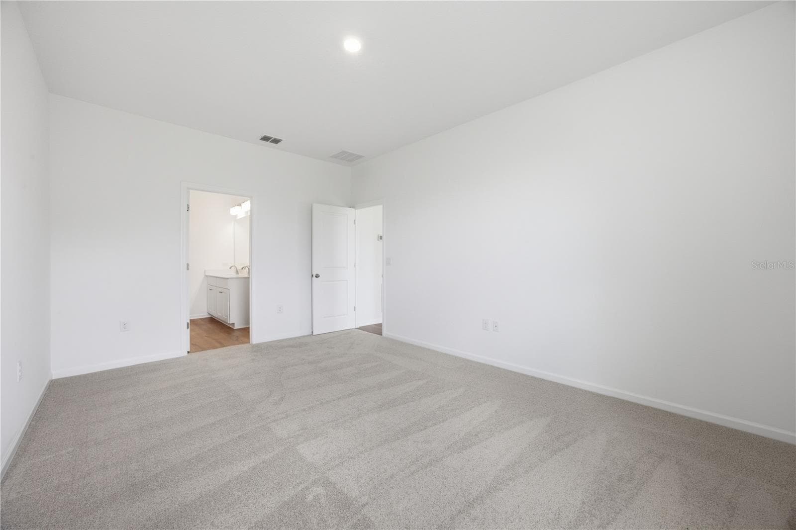Single Family Residence at 5727 HIAWASSEE RD, LEESBURG, photo 16 of 27