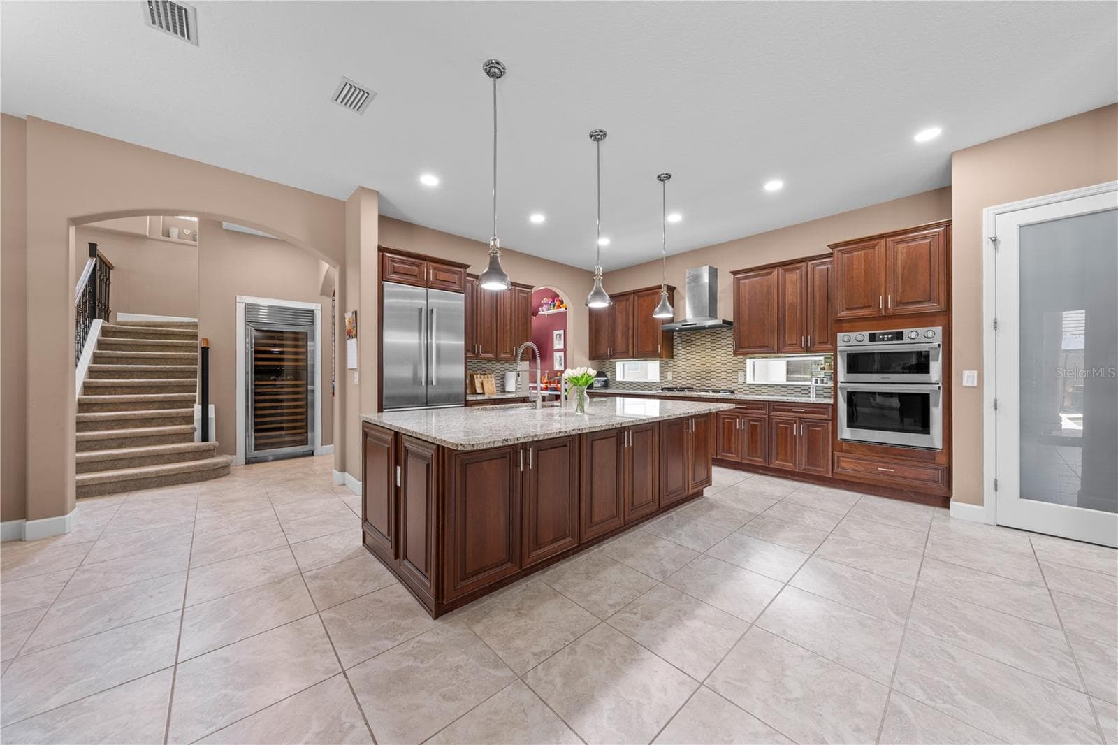 Massive Kitchen - 2557 HERITAGE GREEN AVE, DAVENPORT