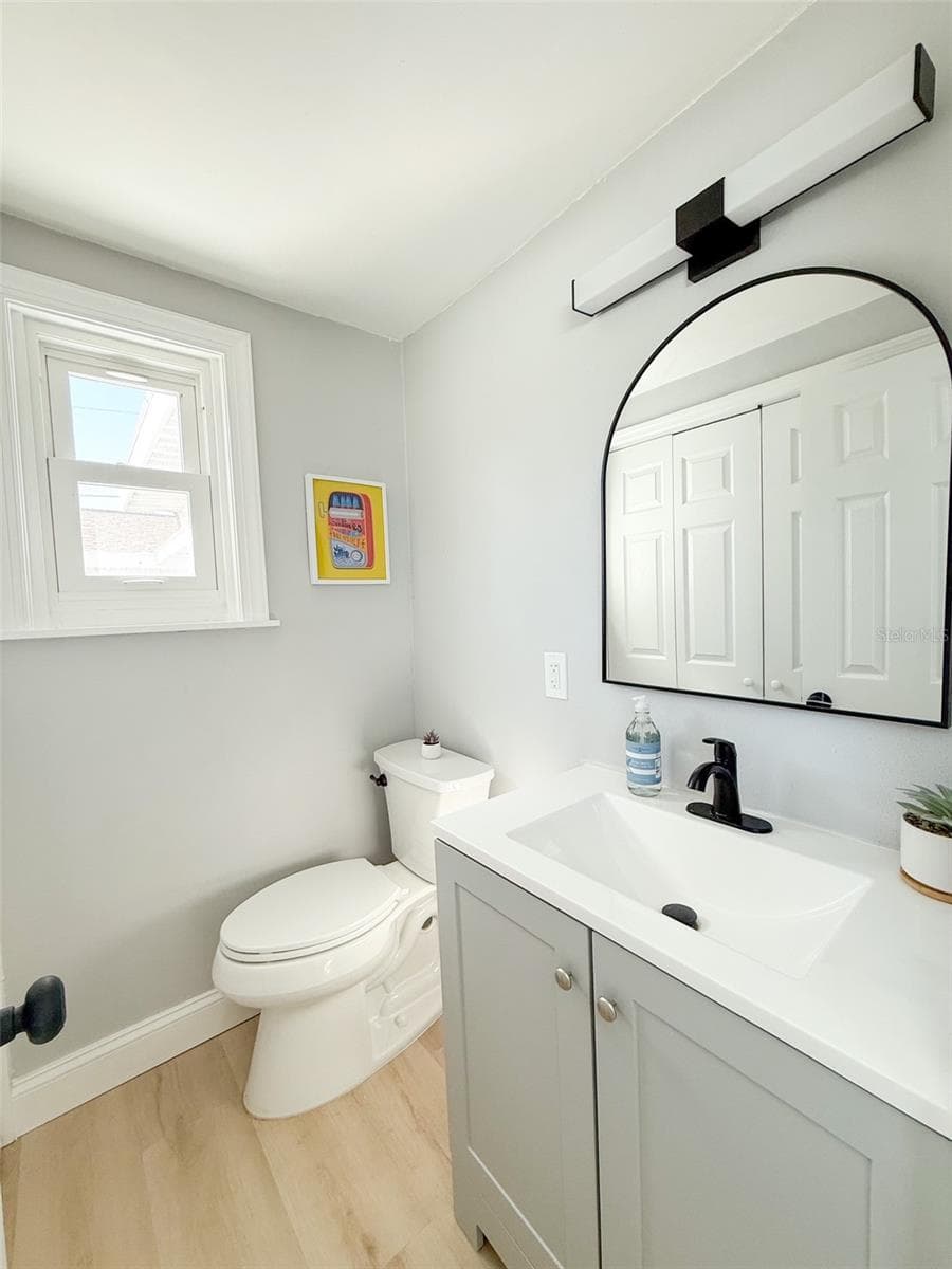 Bedroom #4 en-suite - 13290 3RD ST E, MADEIRA BEACH
