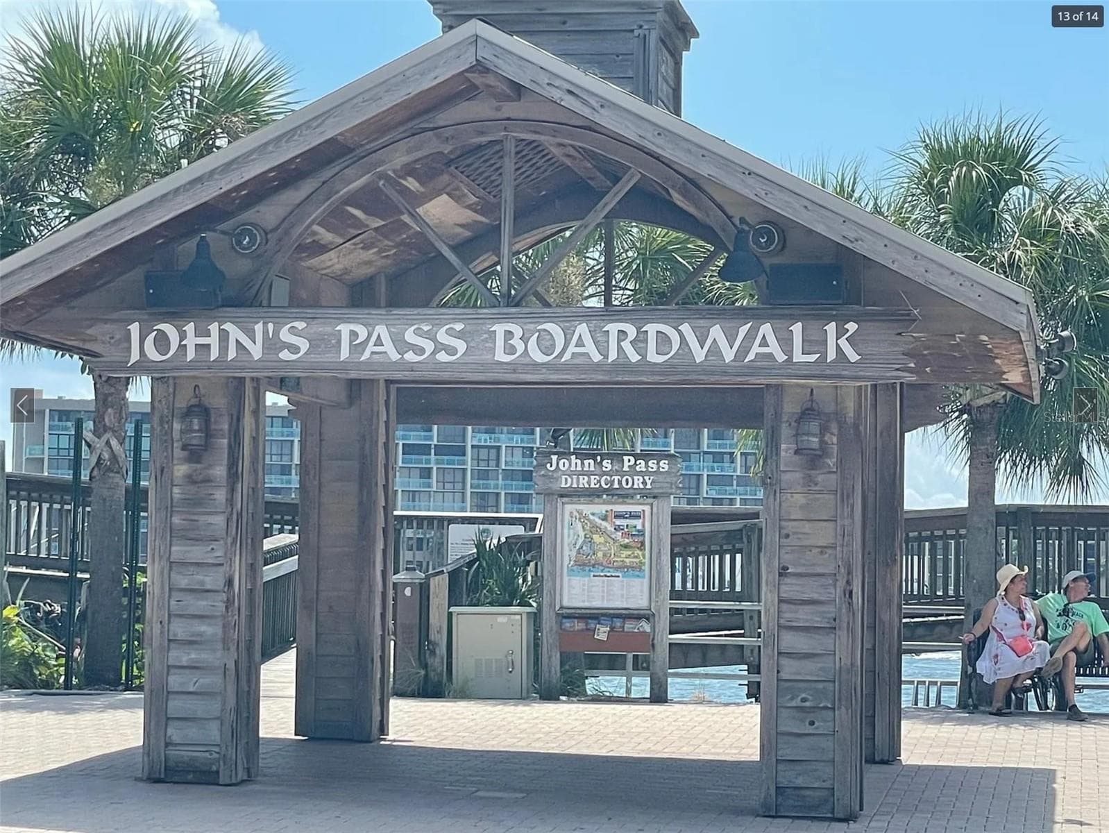John's Pass 6 Blocks Away - 13290 3RD ST E, MADEIRA BEACH