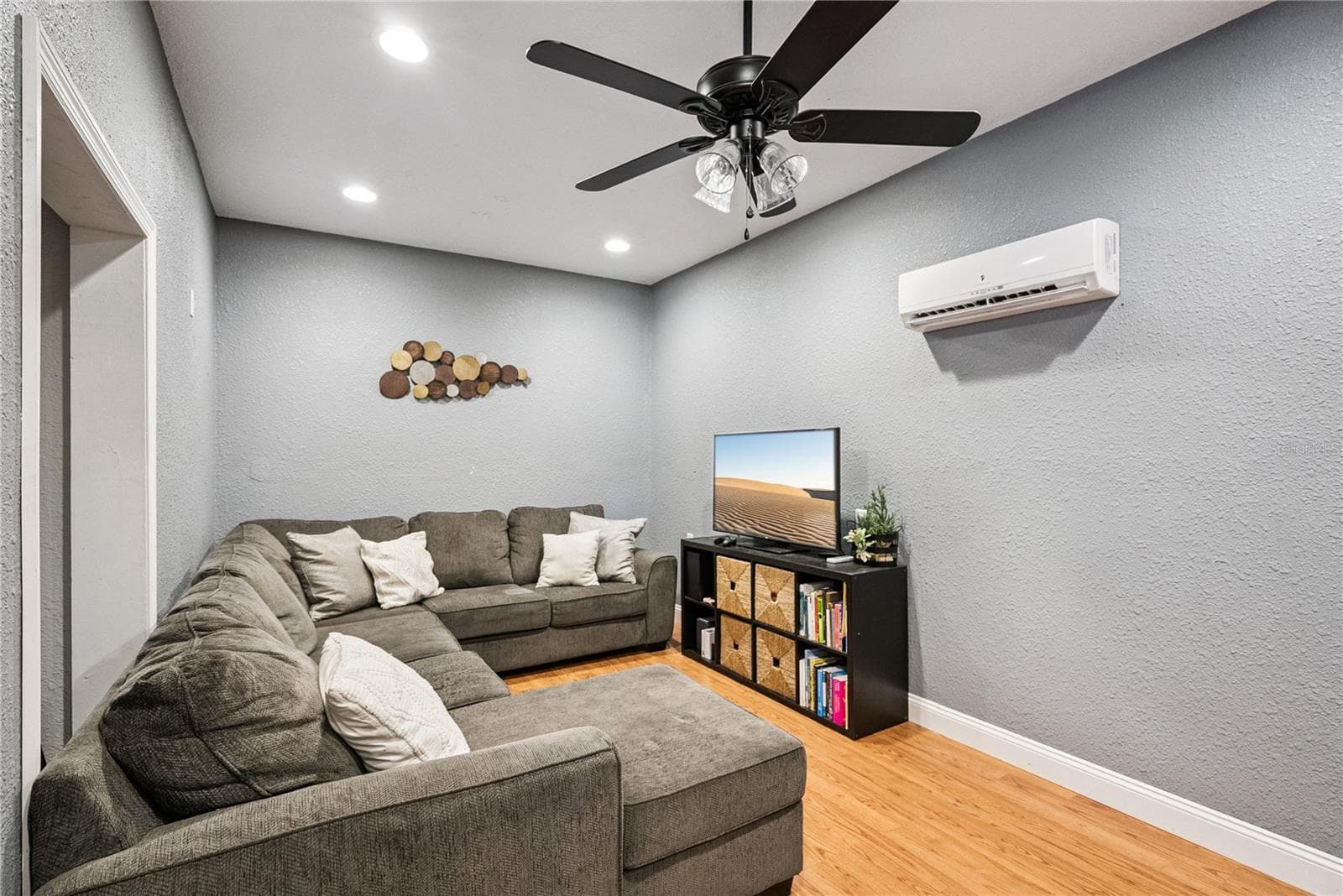 Single Family Residence at 1909 FERN CIR, ORLANDO, photo 22 of 45