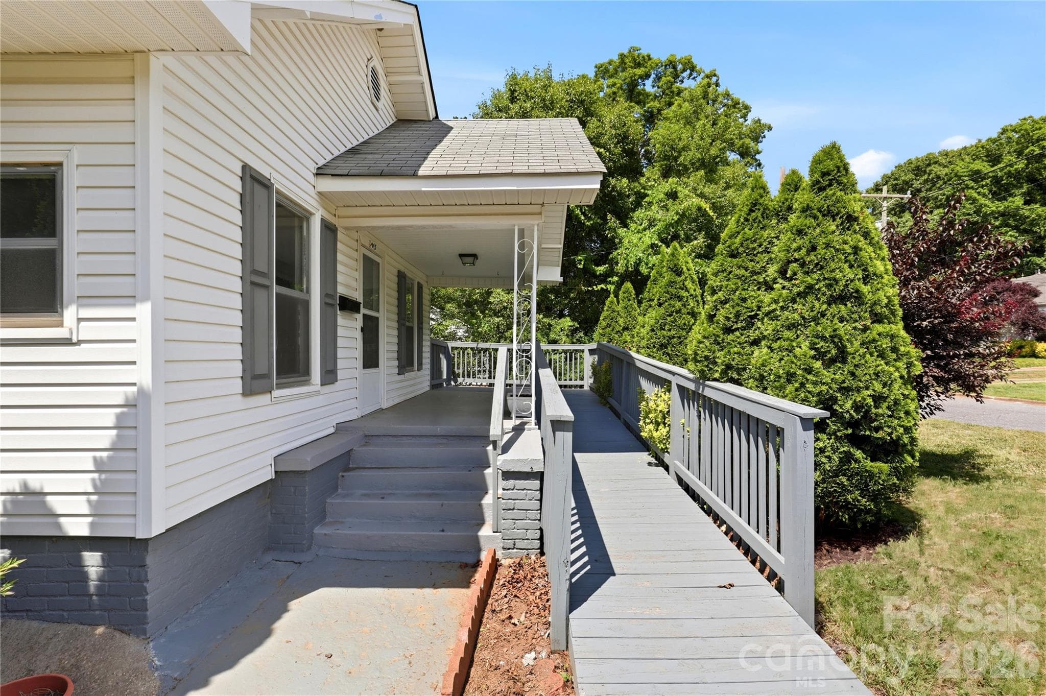 Single Family Residence at Hickory, photo 4 of 34