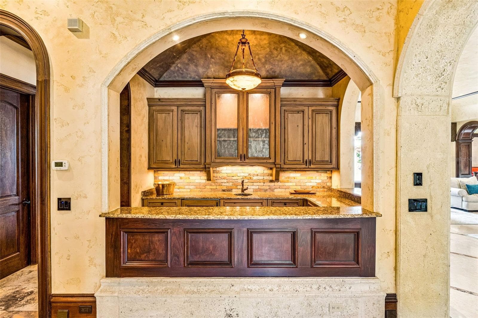 Entertainment Bar - 16619 AREZO CT, MONTVERDE