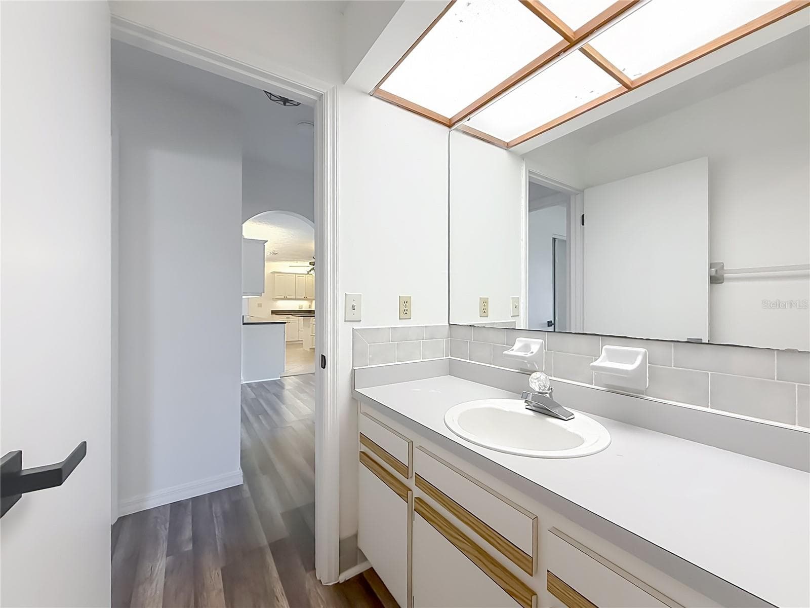 Guest Bathroom - 707 NE 46TH CT, OCALA