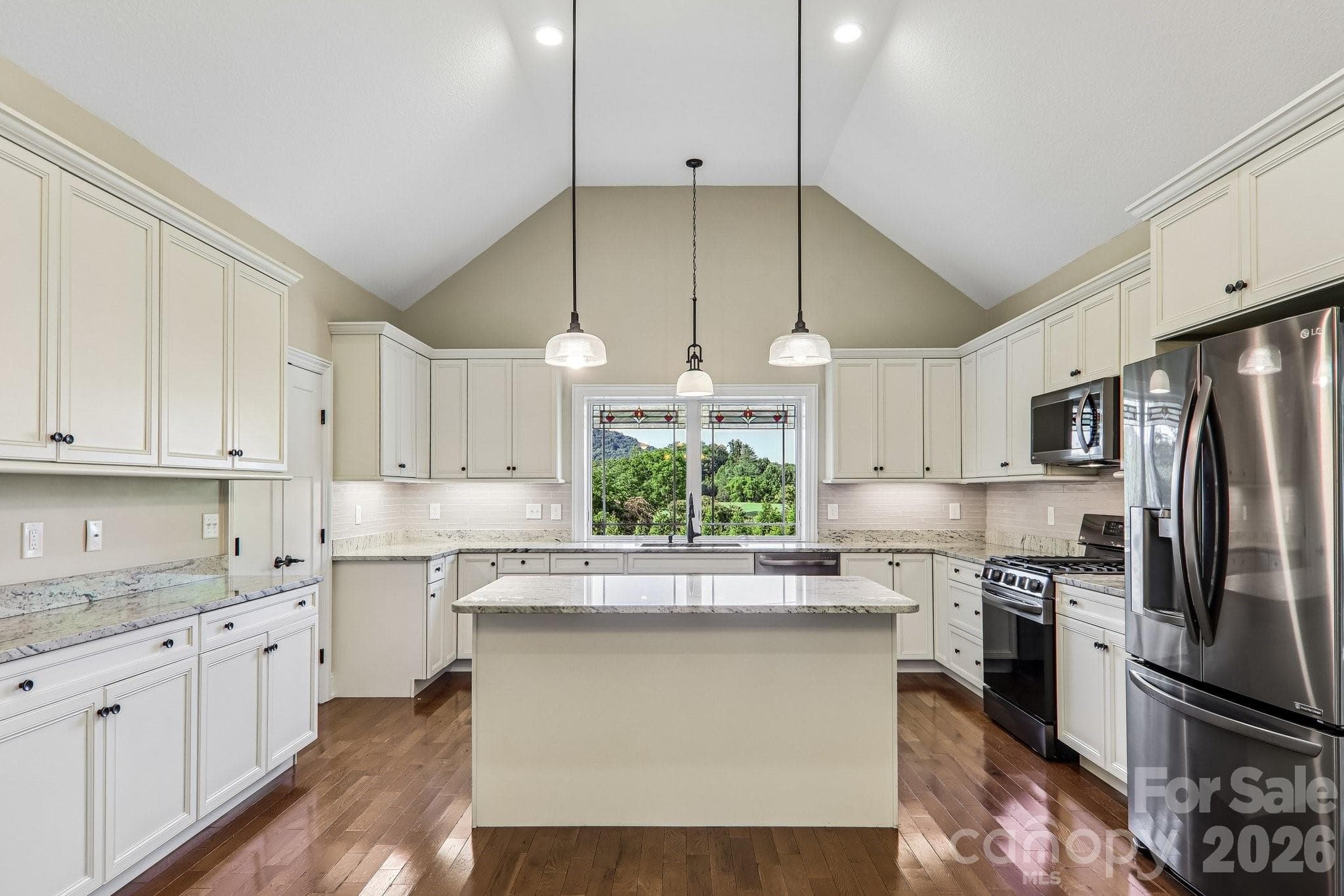 Single Family Residence at 17 Hamilton Woods Lane, Etowah, photo 15 of 47