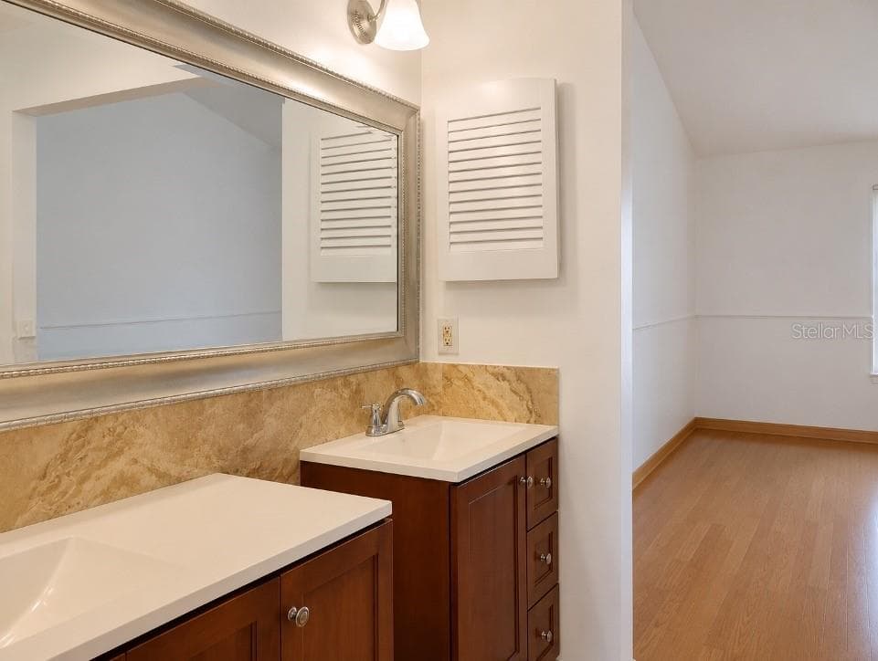 Single Family Residence at 9120 QUEEN ELIZABETH CT, ORLANDO, photo 15 of 25
