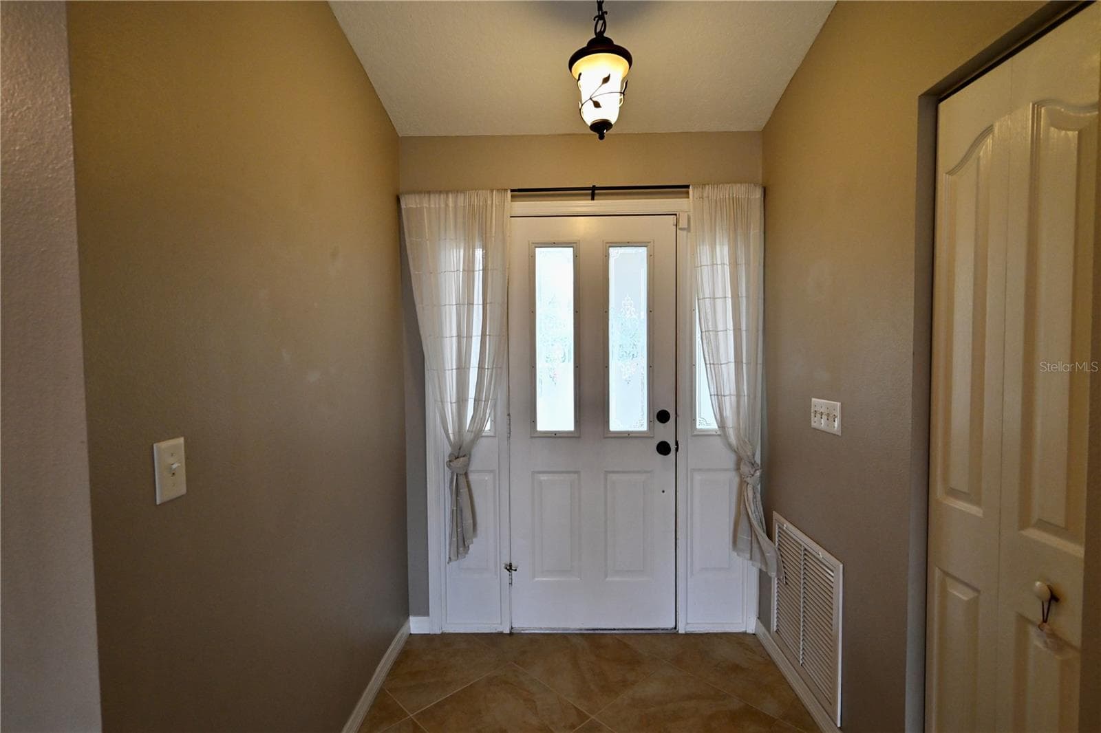 Single Family Residence at 2043 OLD TRENTON LN, SARASOTA, photo 7 of 48