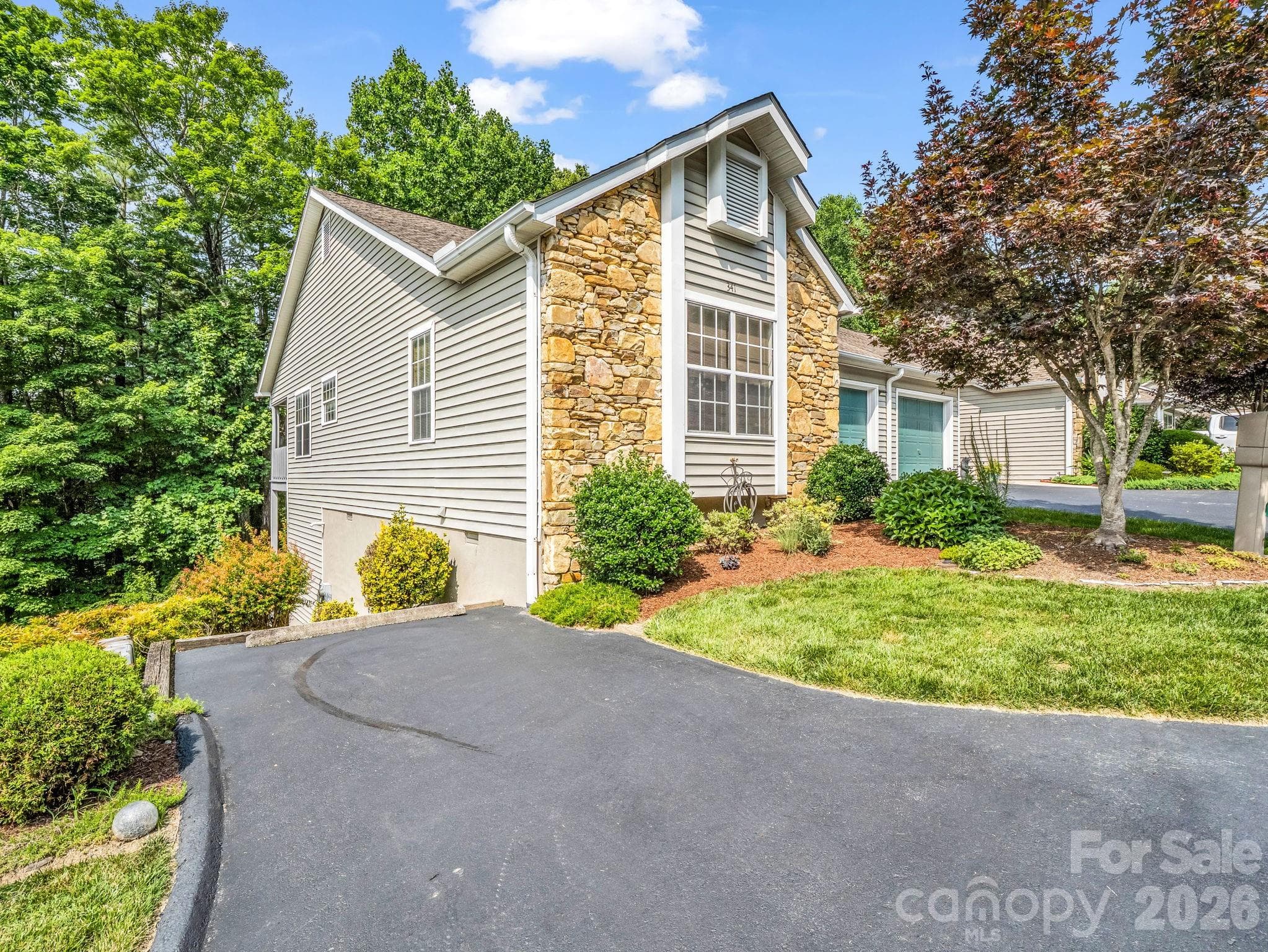 Townhouse at Hendersonville, photo 3 of 40