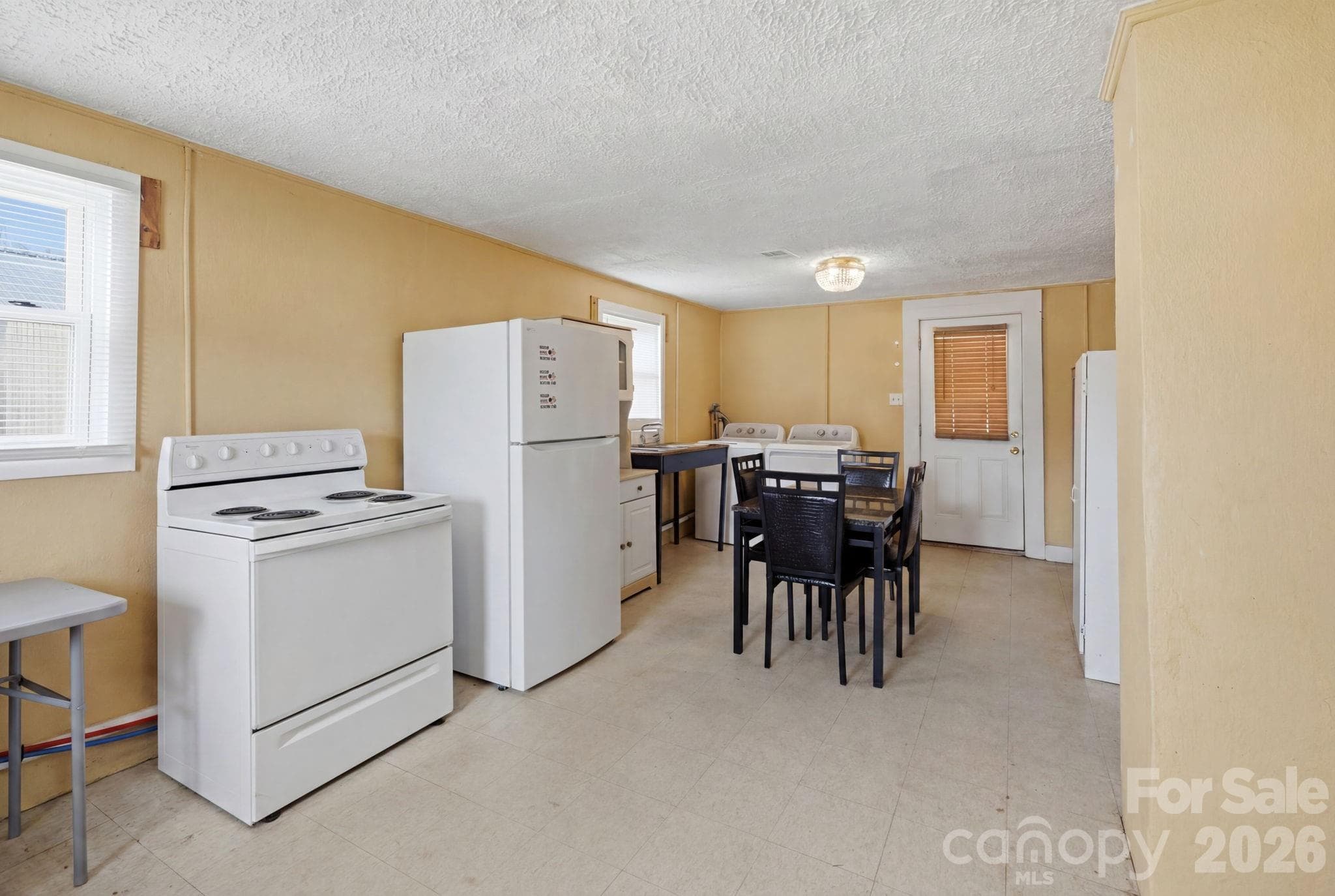 Single Family Residence at Hickory, photo 4 of 38