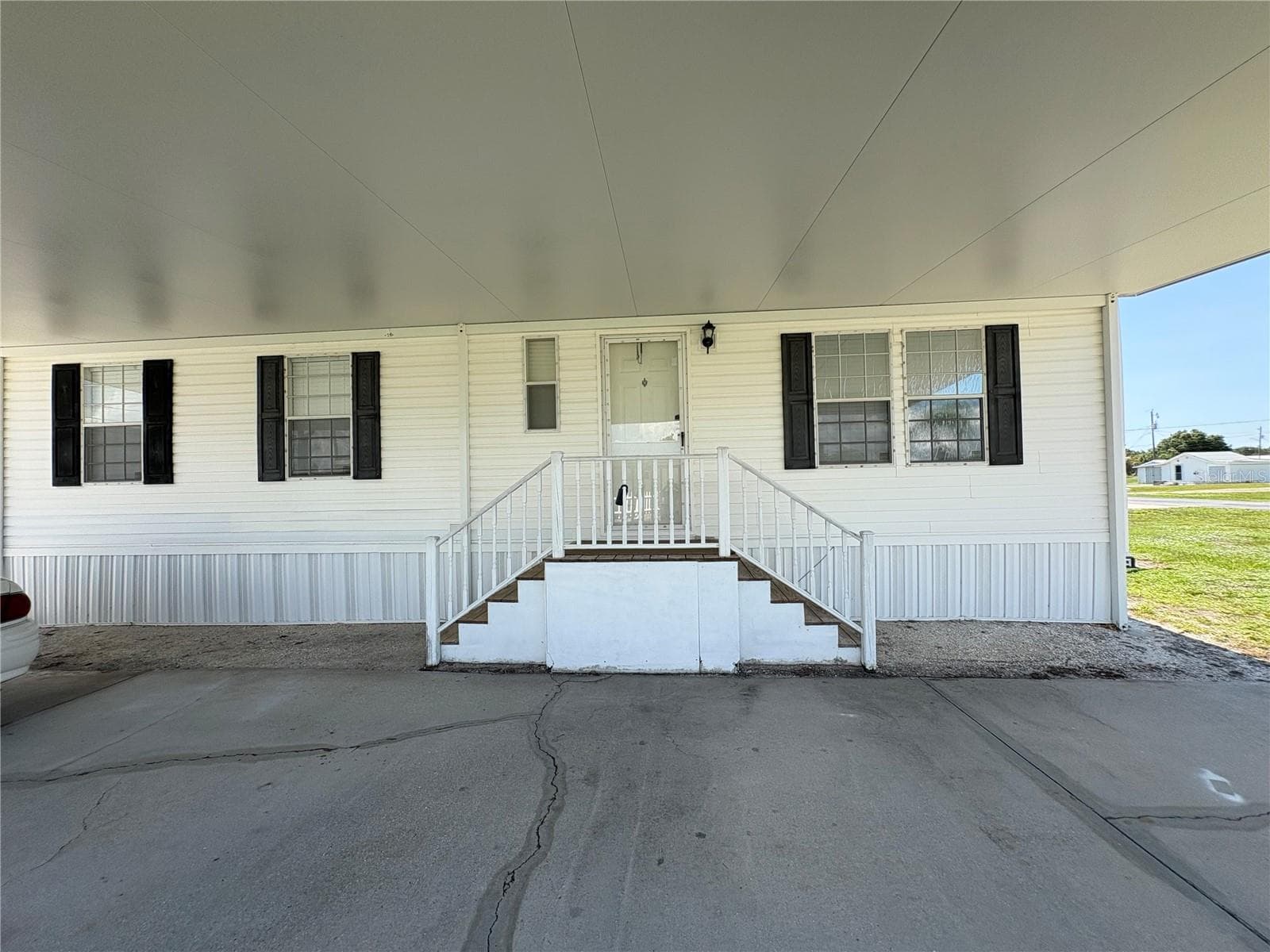 Manufactured Home at 29192 CRAWFORD AVE, PUNTA GORDA, photo 5 of 57