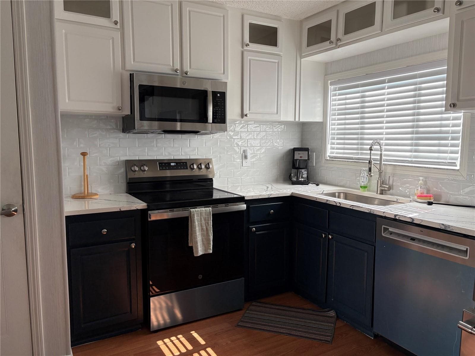 Manufactured Home at 29192 CRAWFORD AVE, PUNTA GORDA, photo 9 of 57