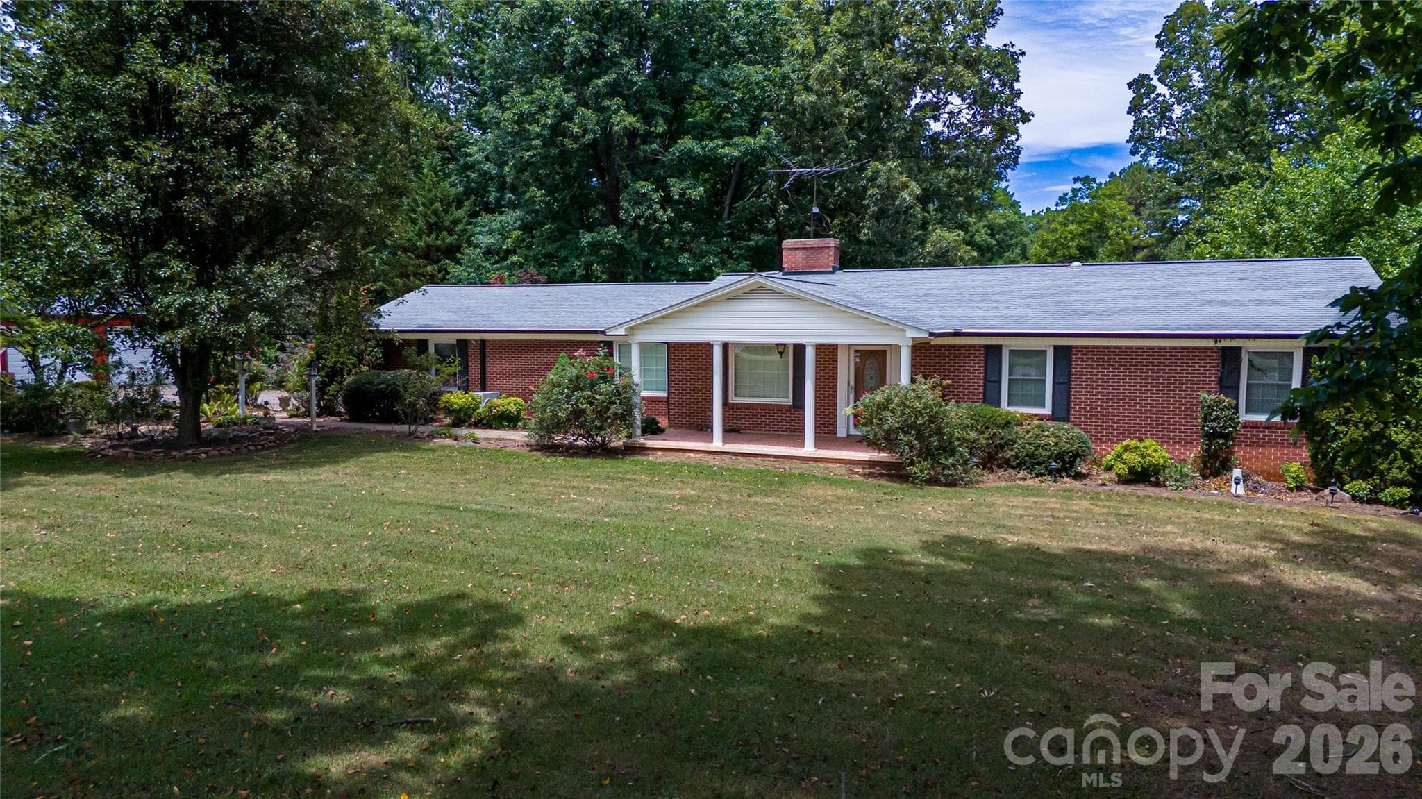 Single Family Residence at Hickory, photo 4 of 35