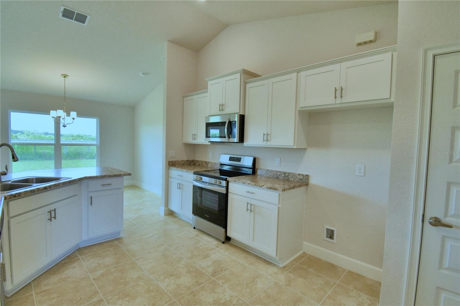 Single Family Residence at 4612 CALAMINT LN, AUBURNDALE, photo 4 of 43