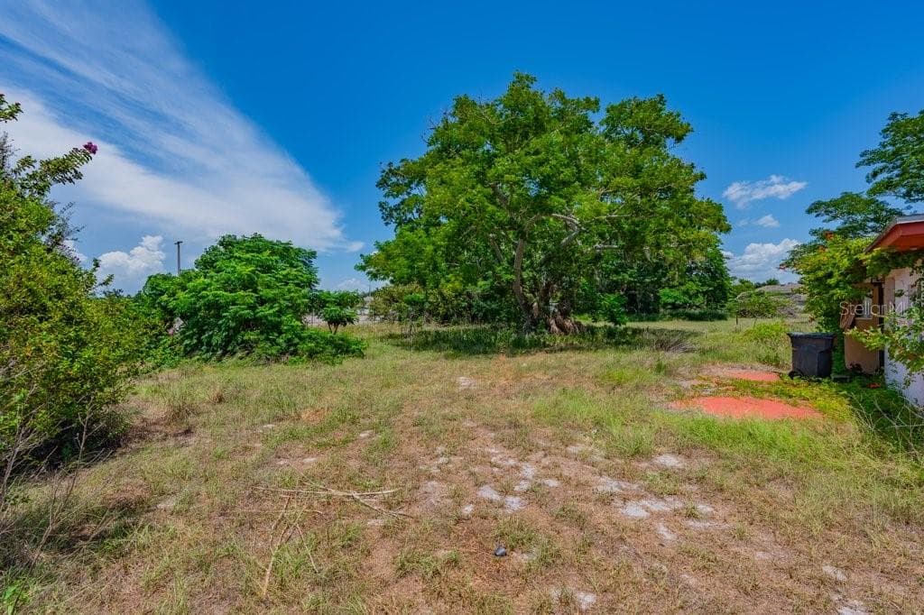 Single Family Residence at 10912 672 HWY, RIVERVIEW, photo 17 of 49