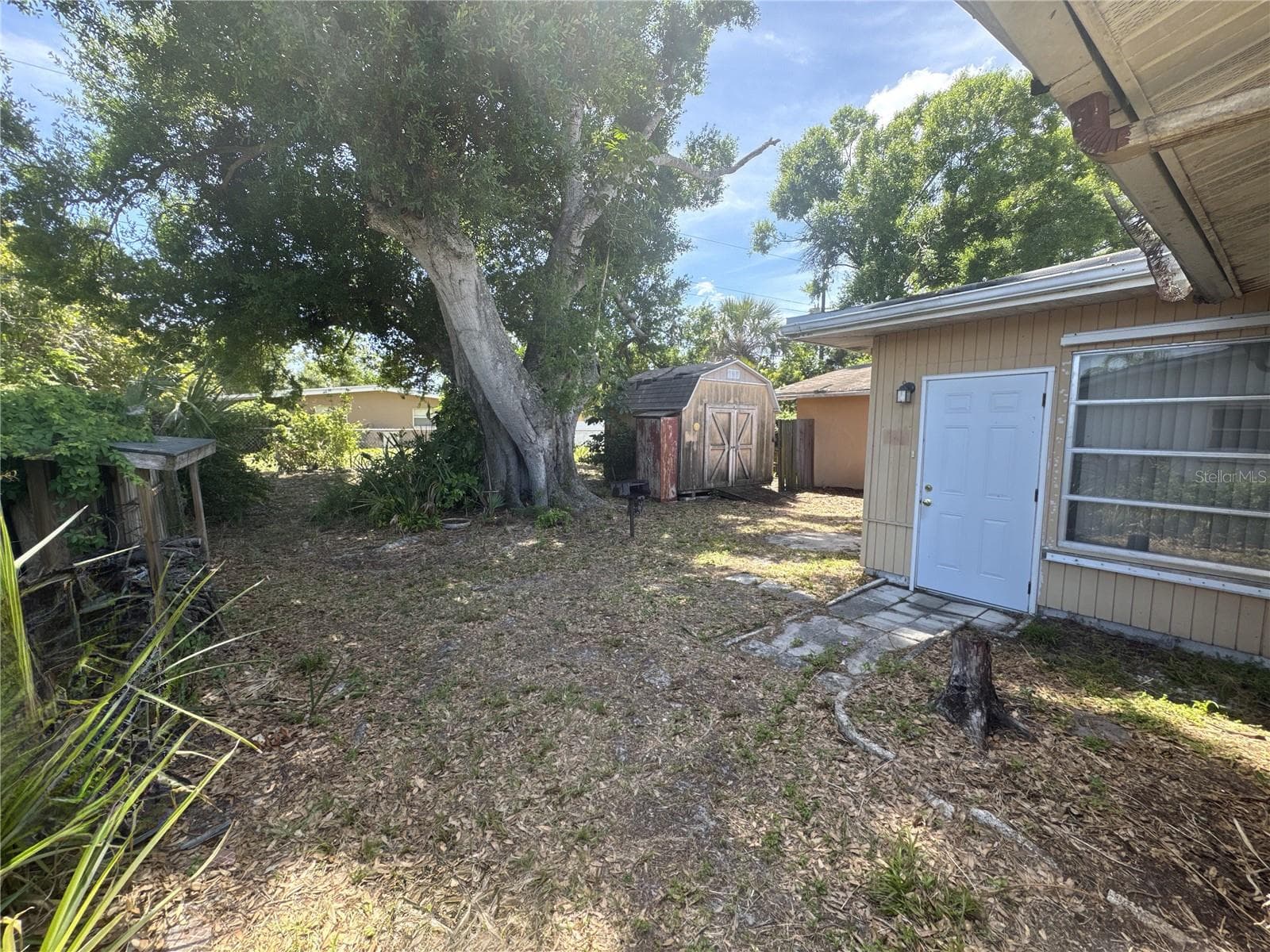 YARD - 3234 DANTE DR, SARASOTA