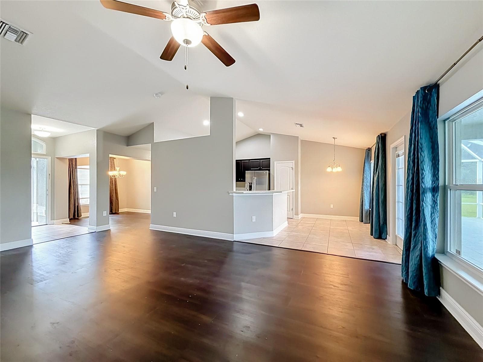 living room - 1741 SHEVLIN ST, NORTH PORT