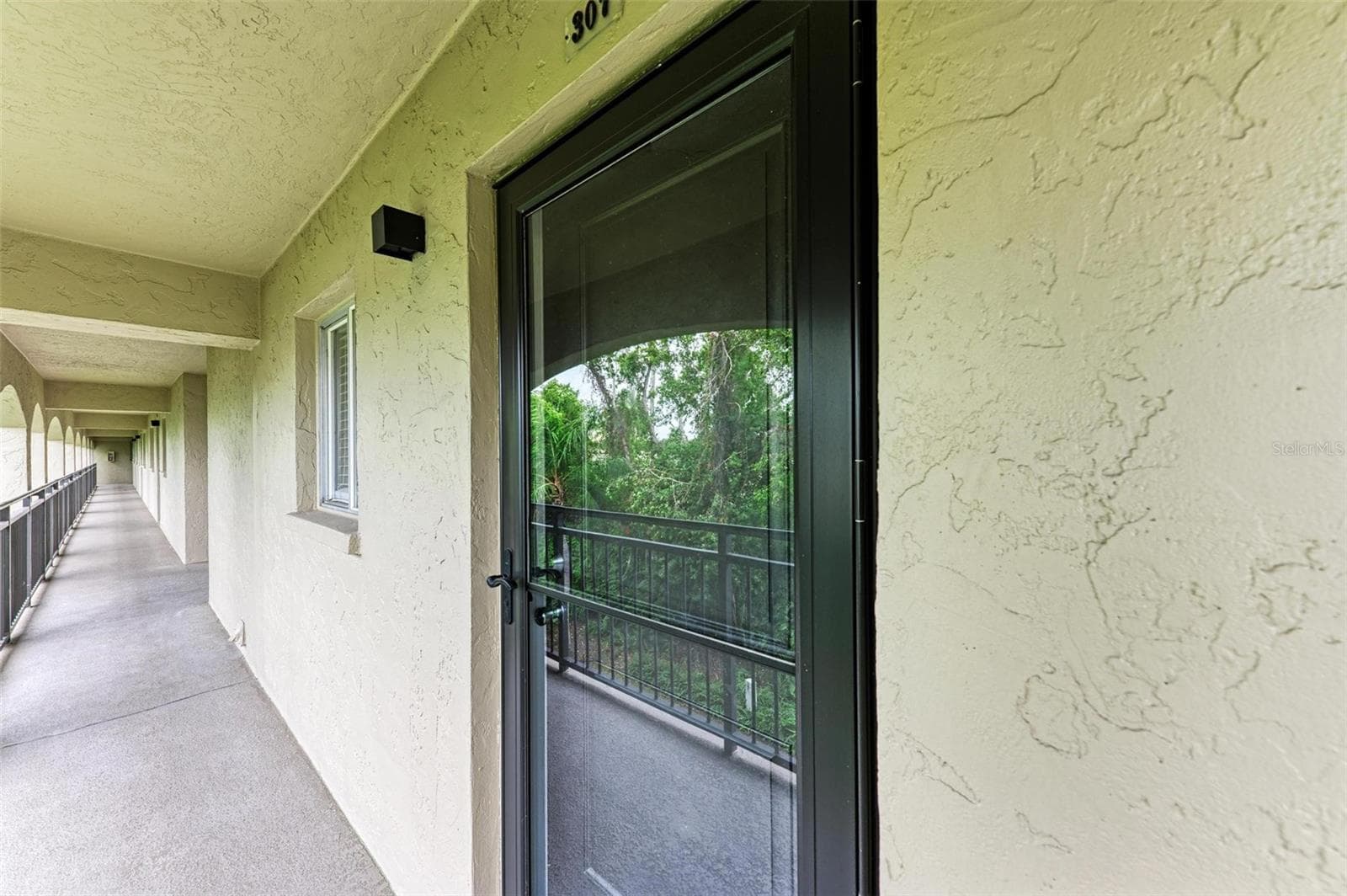Condominium at 6470 HOLLYWOOD BLVD #307, SARASOTA, photo 8 of 44