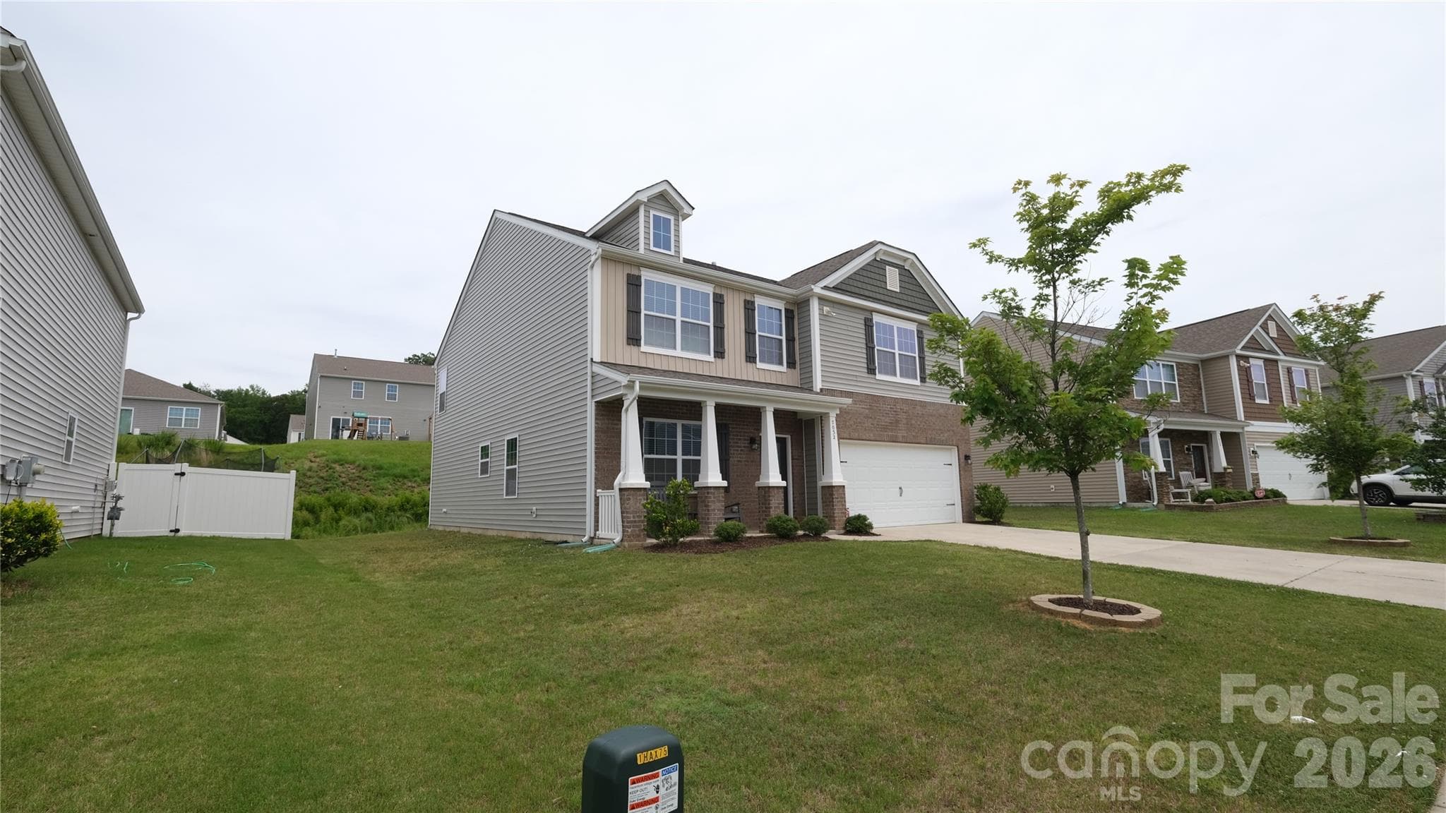 Single Family Residence at 7032 Branch Fork Road, Charlotte, photo 4 of 40