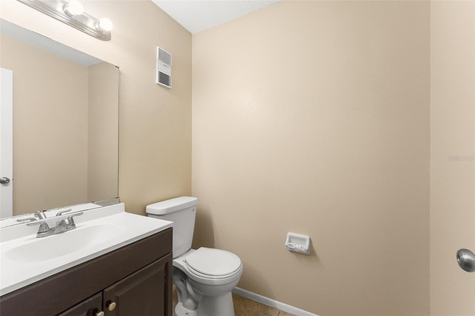 Half Bath downstairs - 4623 RING NECK RD #B-1, ORLANDO