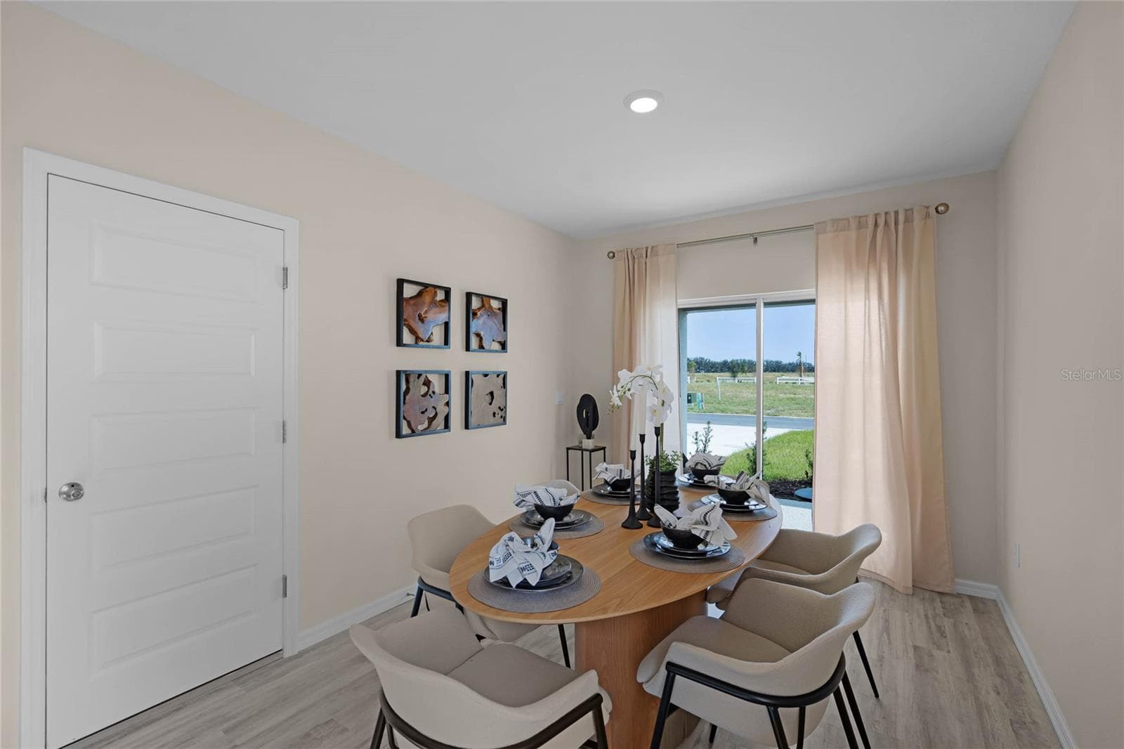 Single Family Residence at 1738 HUMMINGBIRD RD, WINTER HAVEN, photo 2 of 34