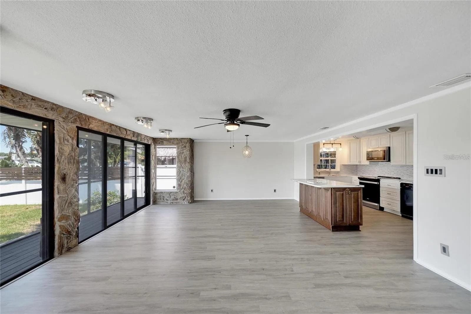 Single Family Residence at 9307 RIVER COVE DR, RIVERVIEW, photo 73 of 85