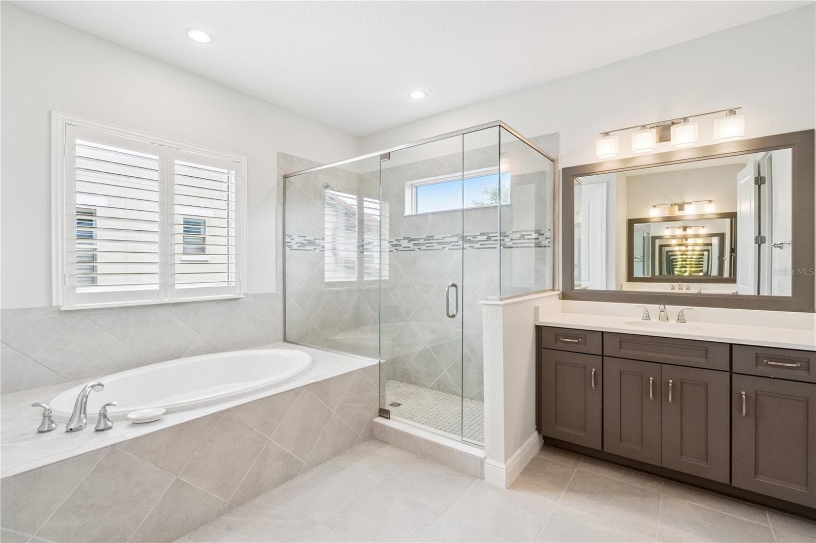 Primary Bath - 15709 SHOREBIRD LN, WINTER GARDEN