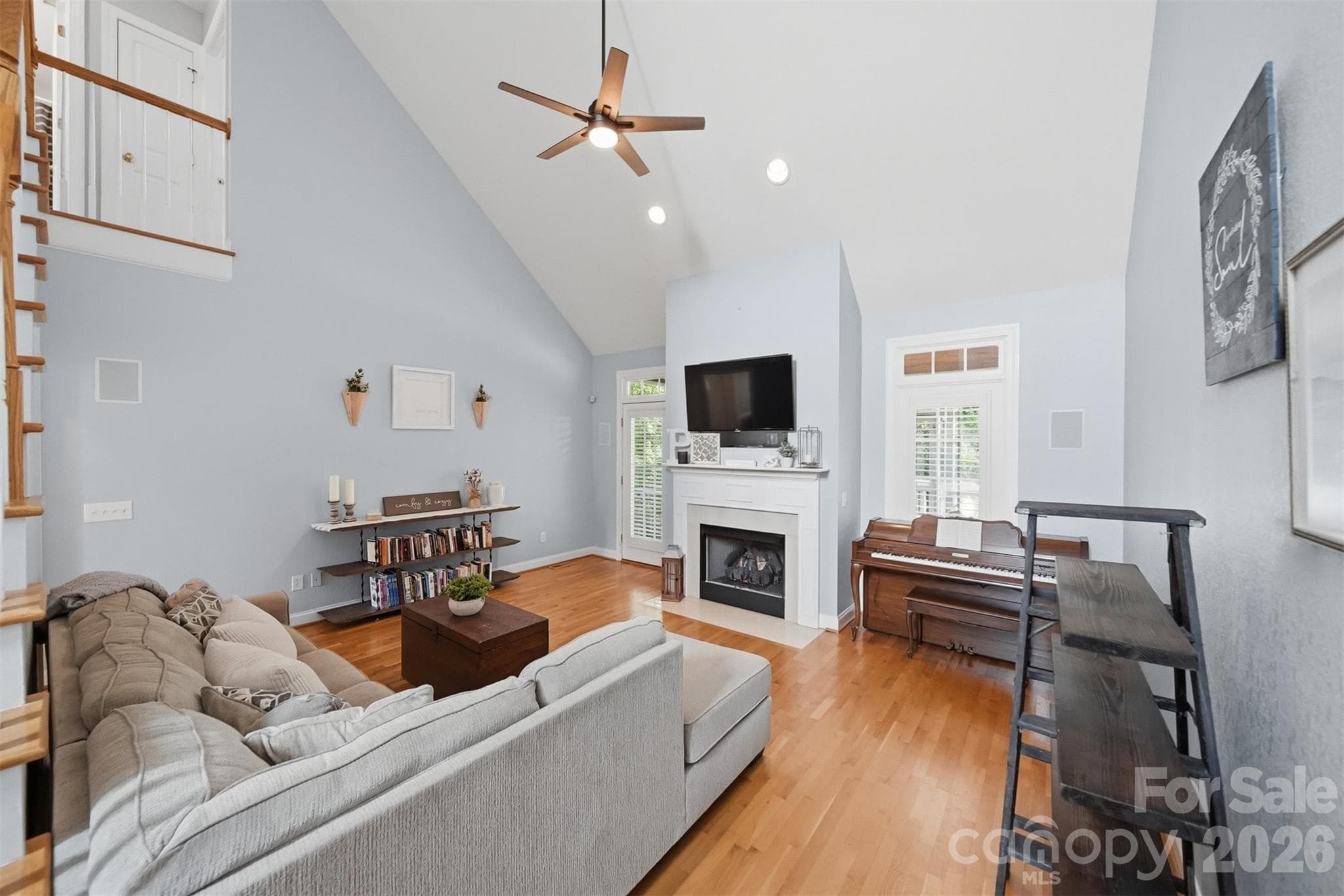 Single Family Residence at Hickory, photo 4 of 48