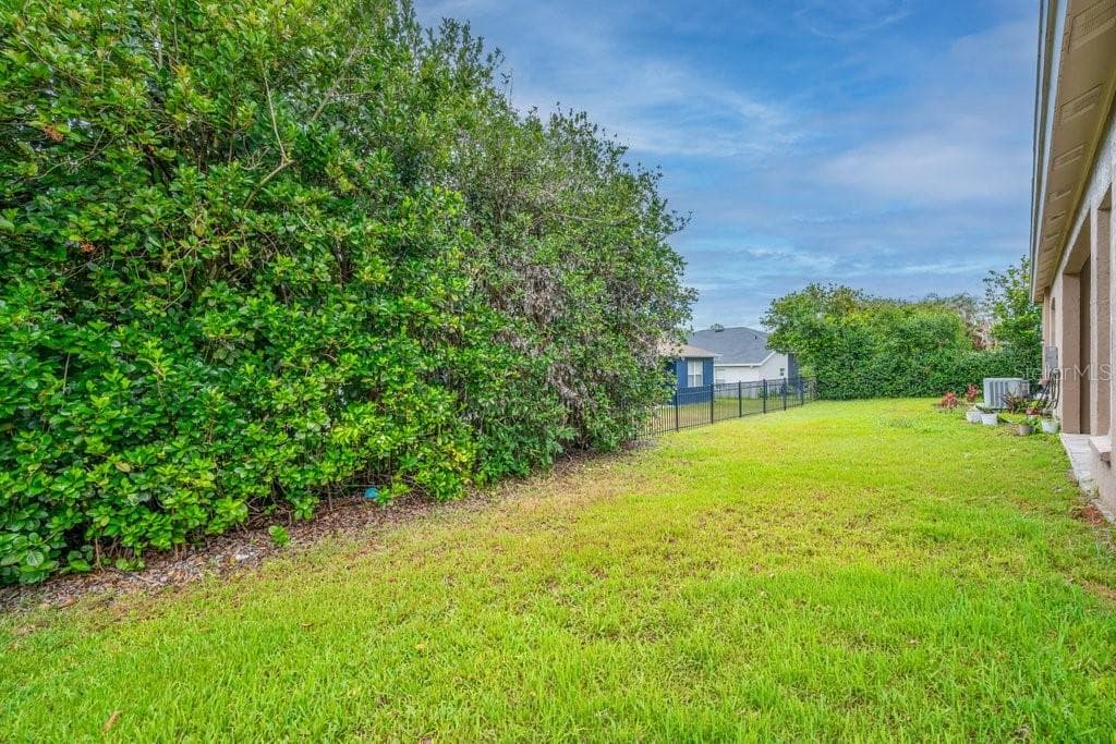 Single Family Residence at 16135 BRIDGEDALE DR, LITHIA, photo 29 of 40