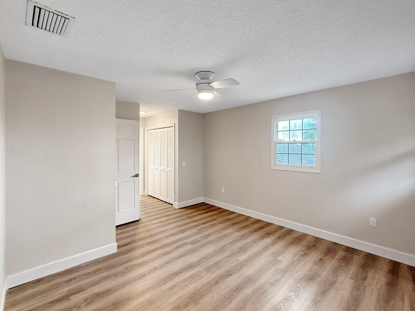 Upstairs bedroom 3 with ensuite - 5623 HULL CT, NEW PORT RICHEY