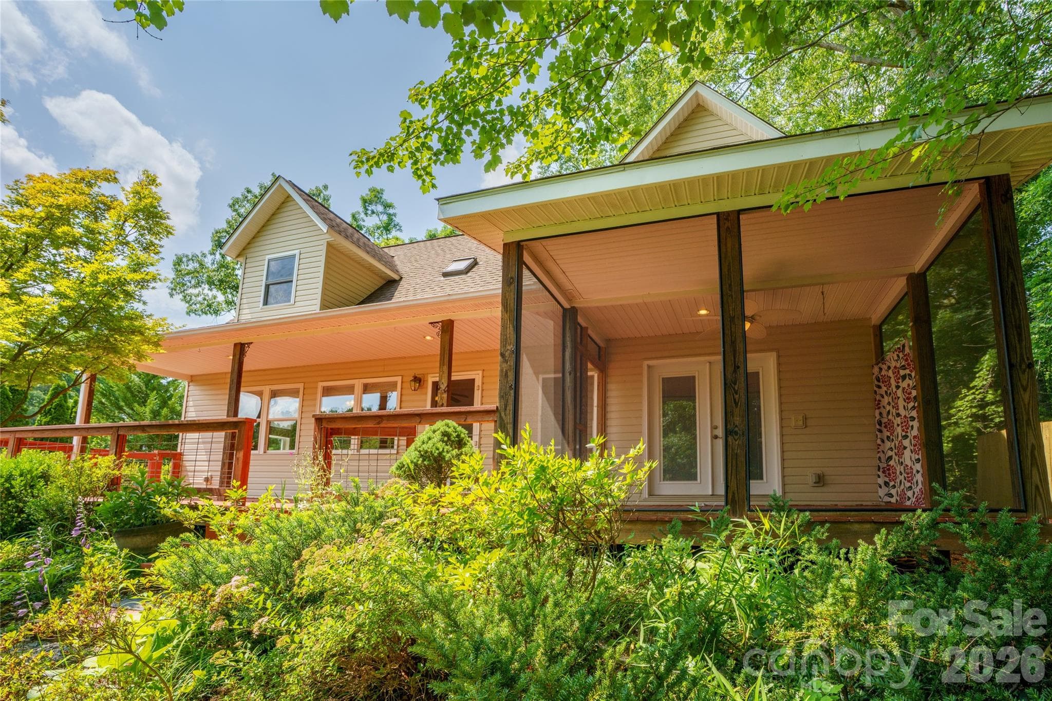 Screen porch off primary - Hendersonville
