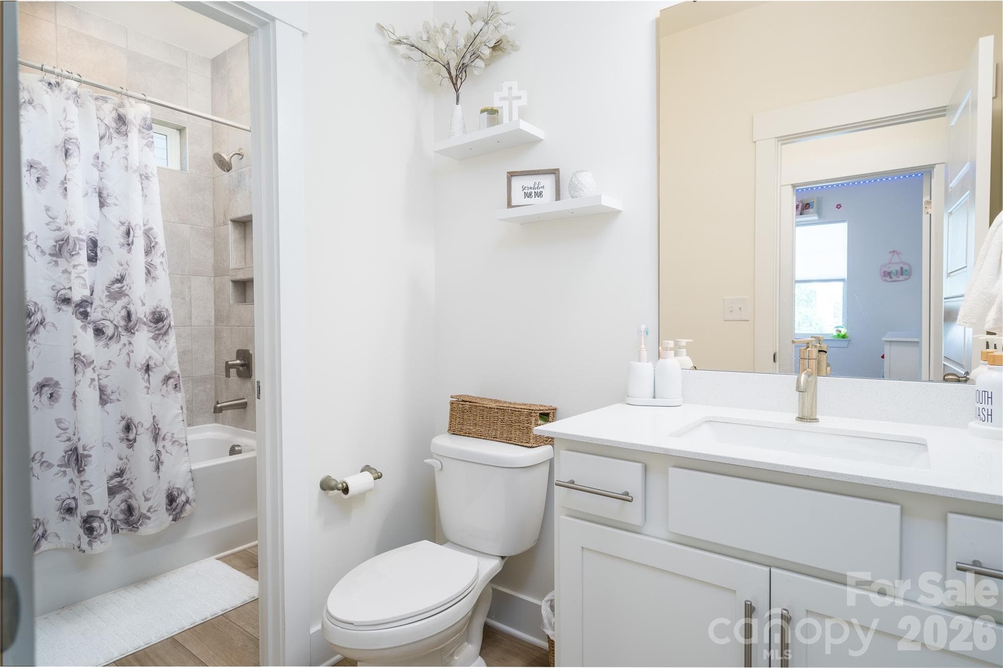 Main level second bathroom - 1452 Ardmore Drive, Sherrills Ford