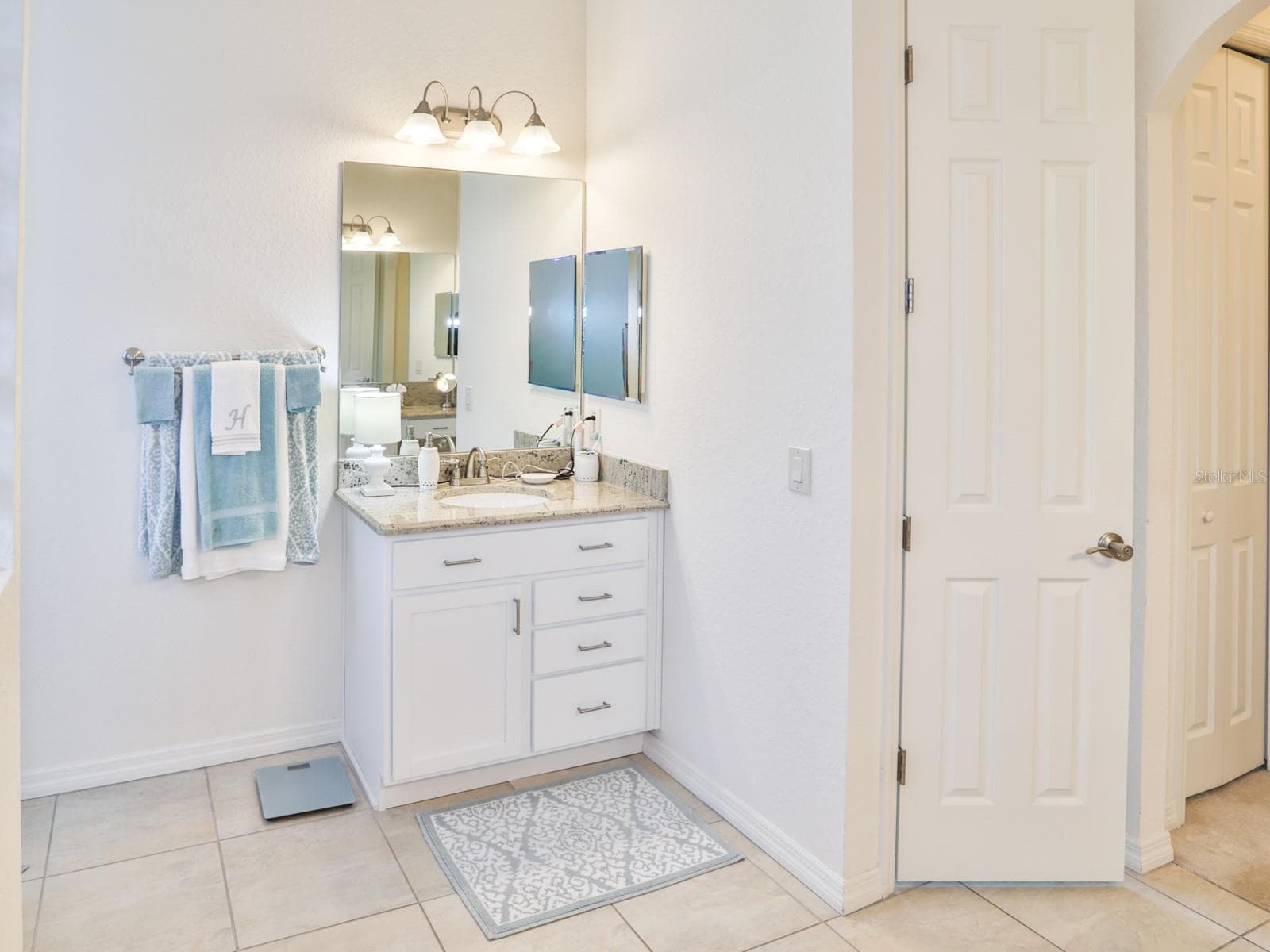 Single Family Residence at 1061 SAWGRASS DR, WINTER HAVEN, photo 19 of 52