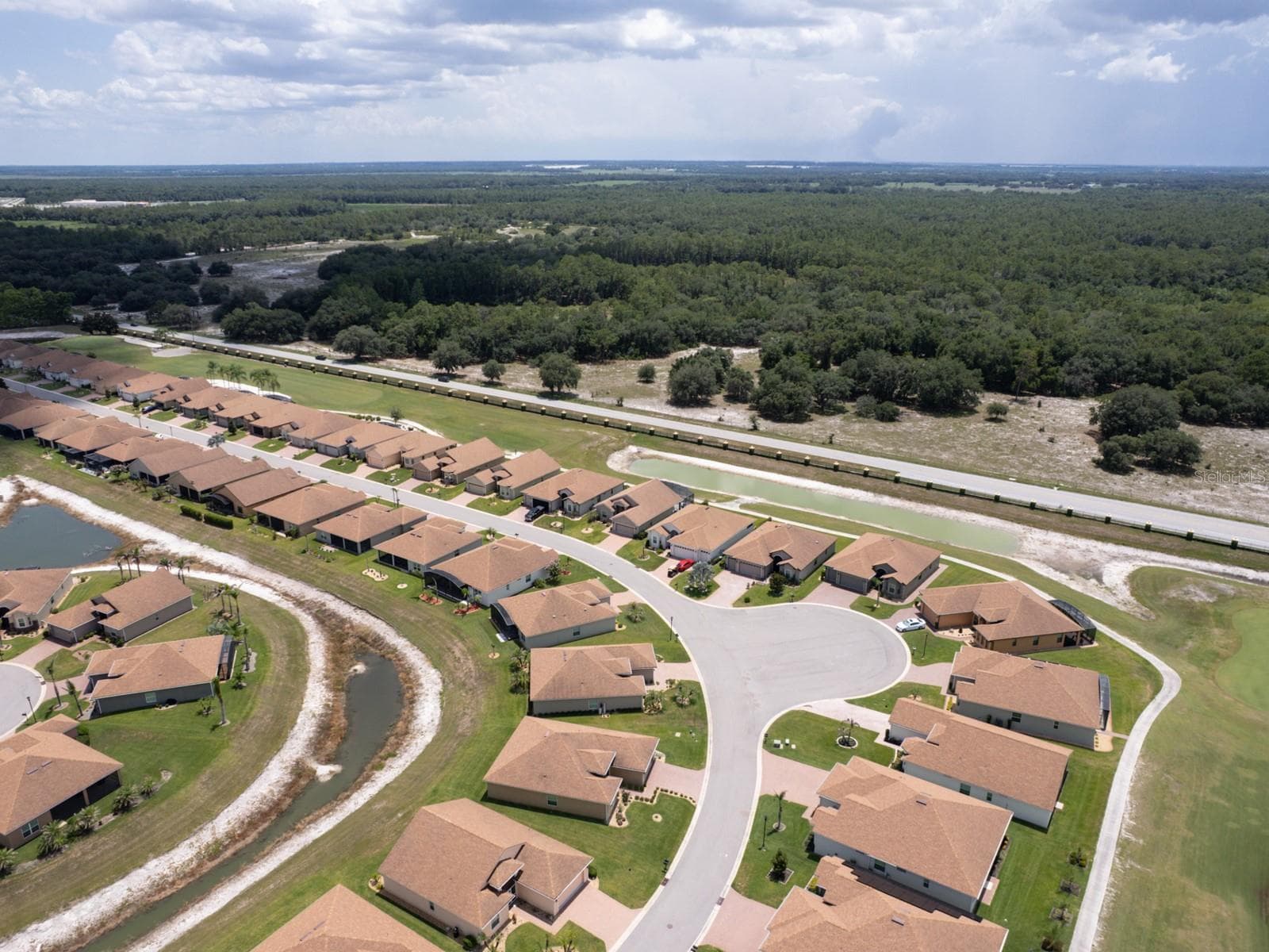 Single Family Residence at 1061 SAWGRASS DR, WINTER HAVEN, photo 28 of 52