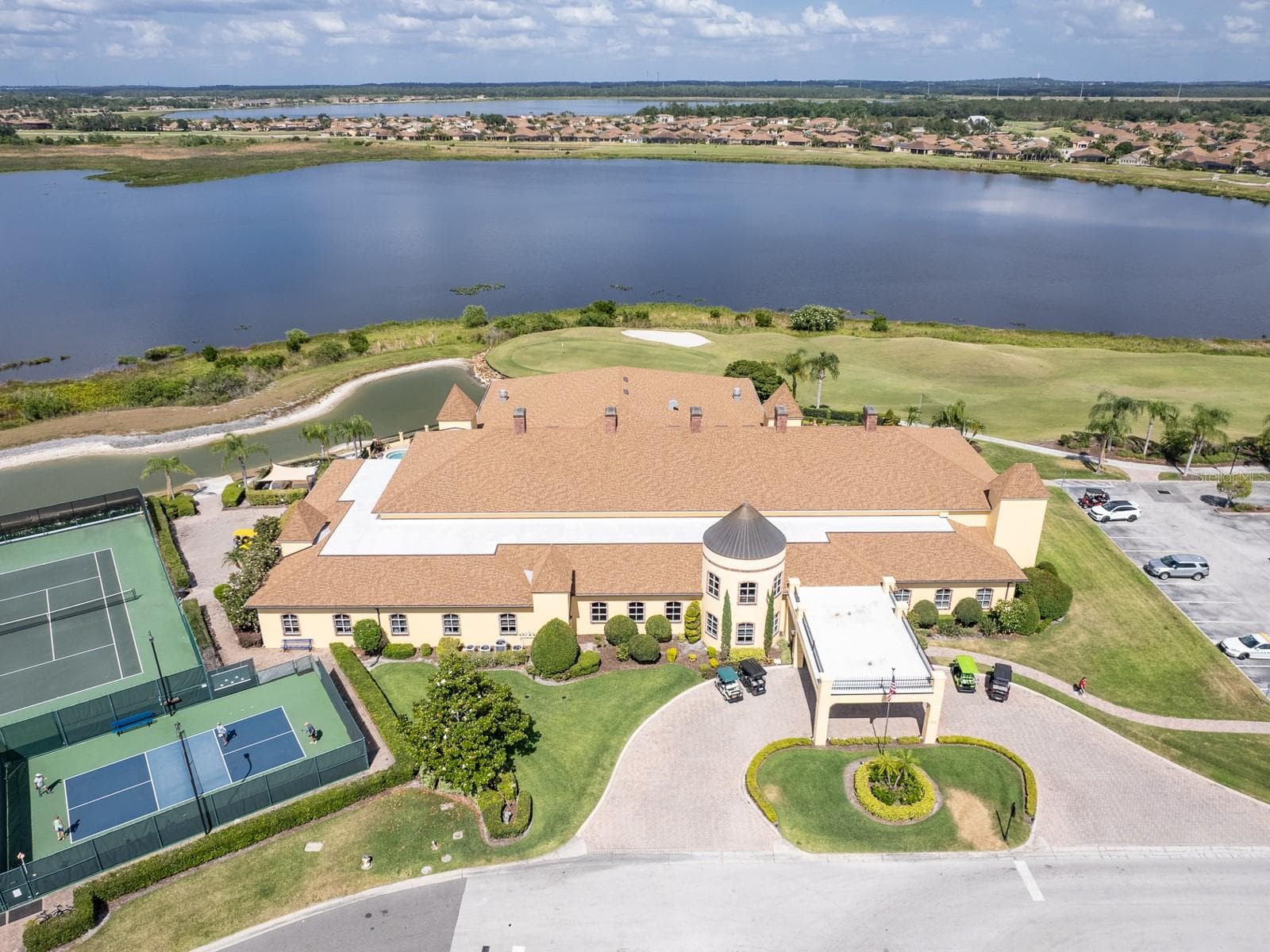 Single Family Residence at 1061 SAWGRASS DR, WINTER HAVEN, photo 33 of 52