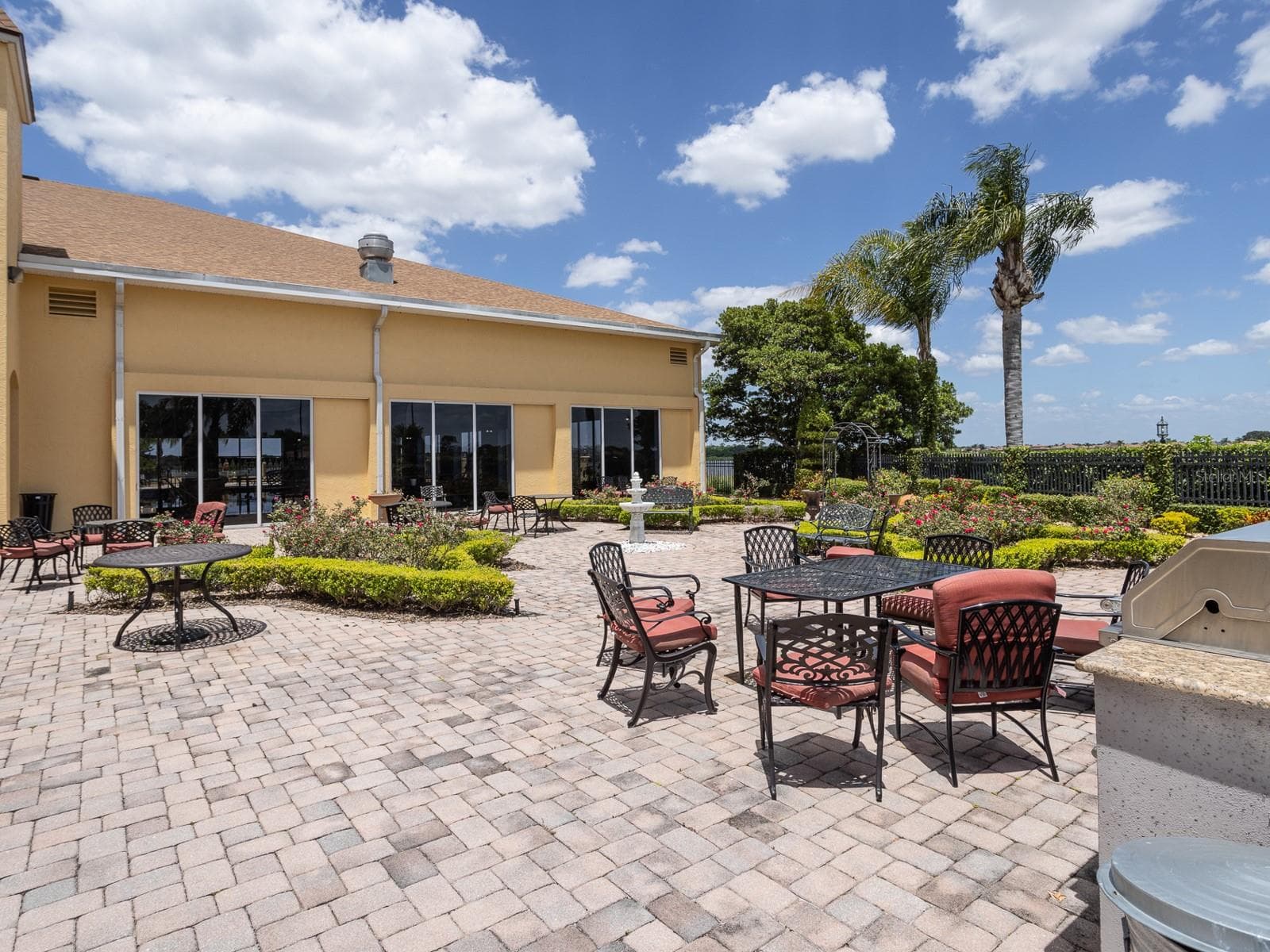 Single Family Residence at 1061 SAWGRASS DR, WINTER HAVEN, photo 47 of 52