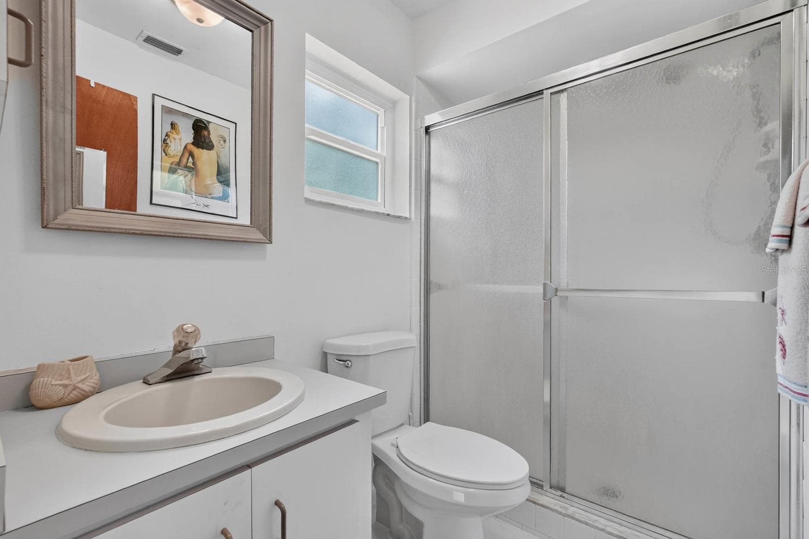 BATHROOM 1 - 2205 JUNIPER DR, EDGEWATER